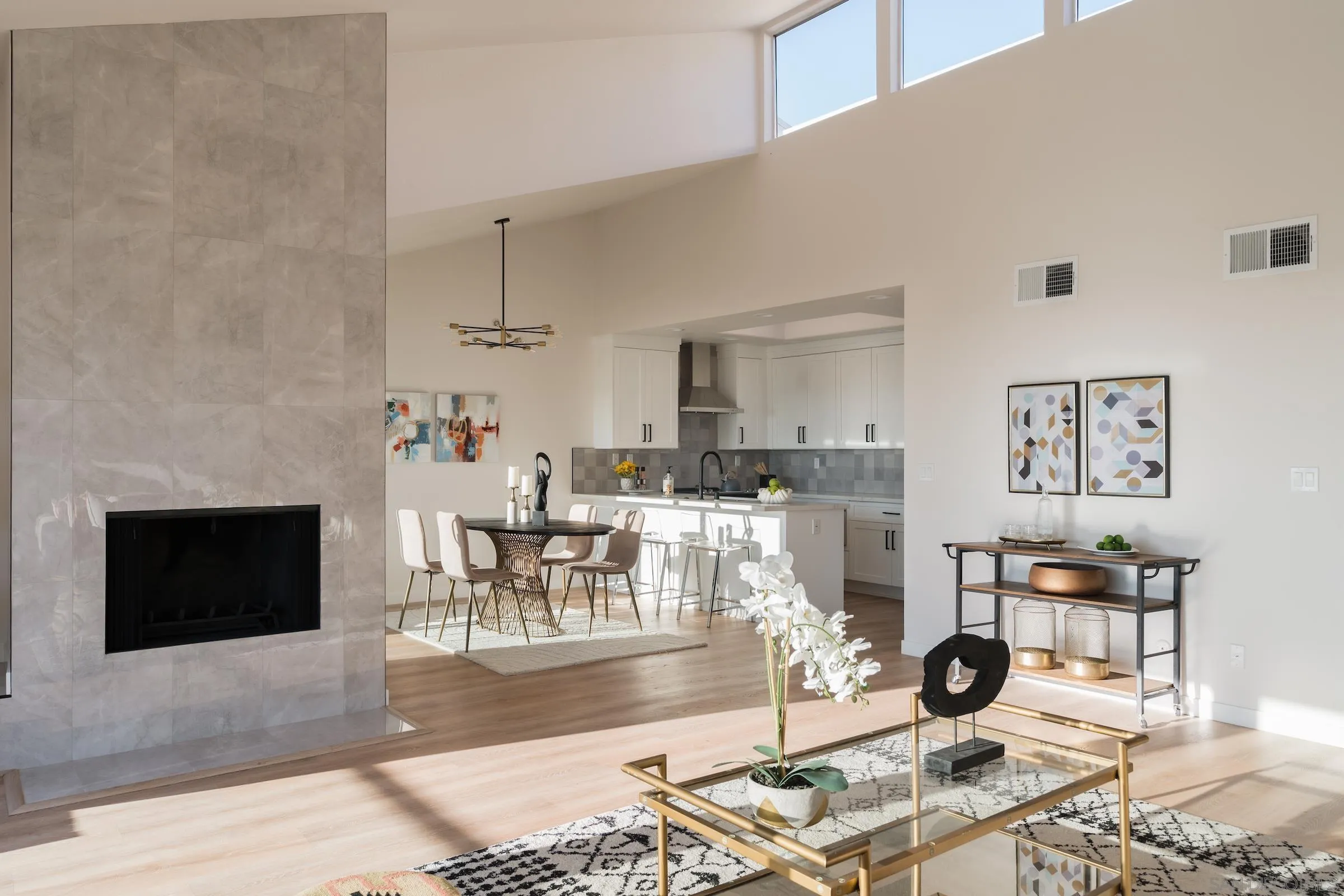 Photo #2: 230000758 Listing 