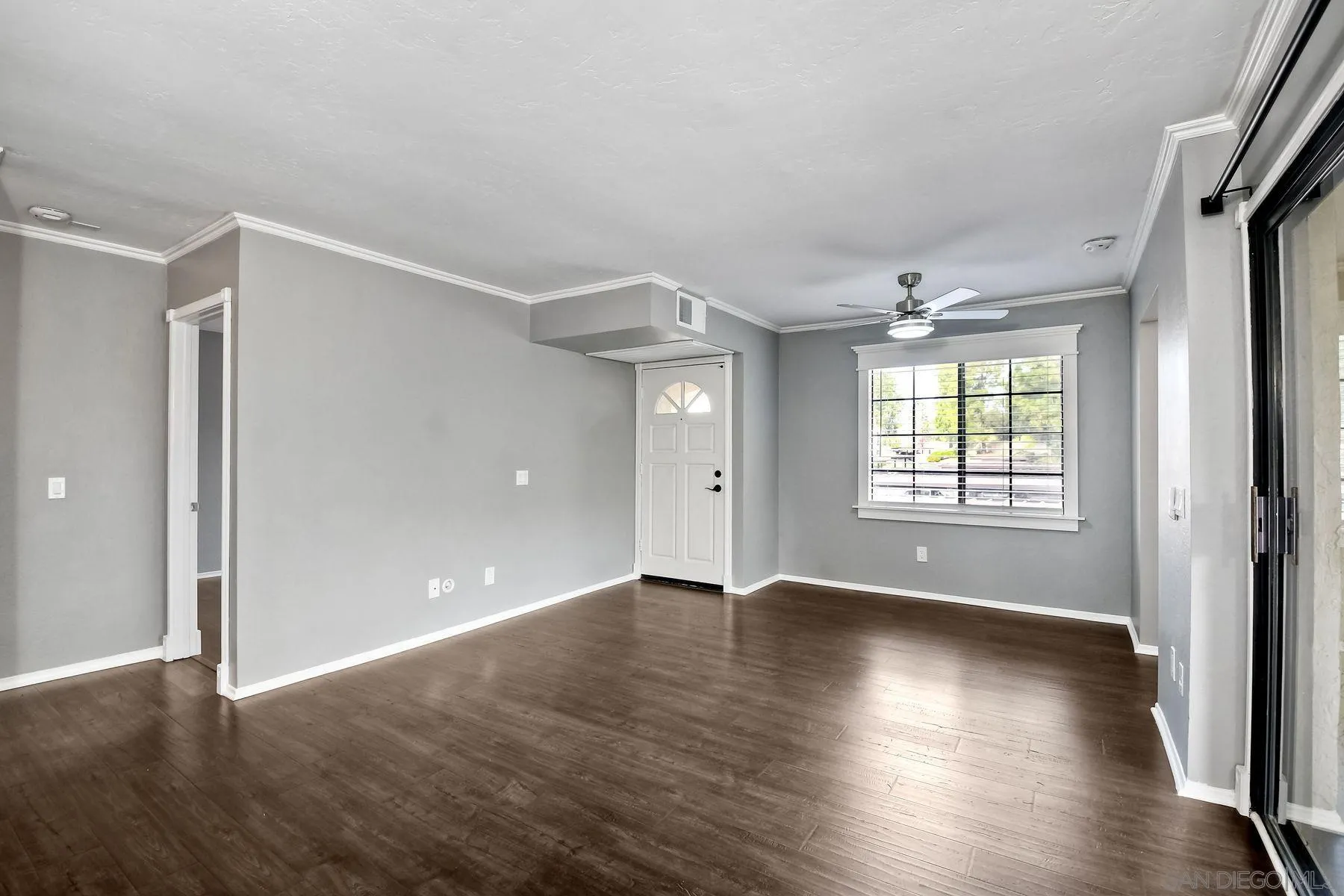 Photo #6: 230000923 Listing 