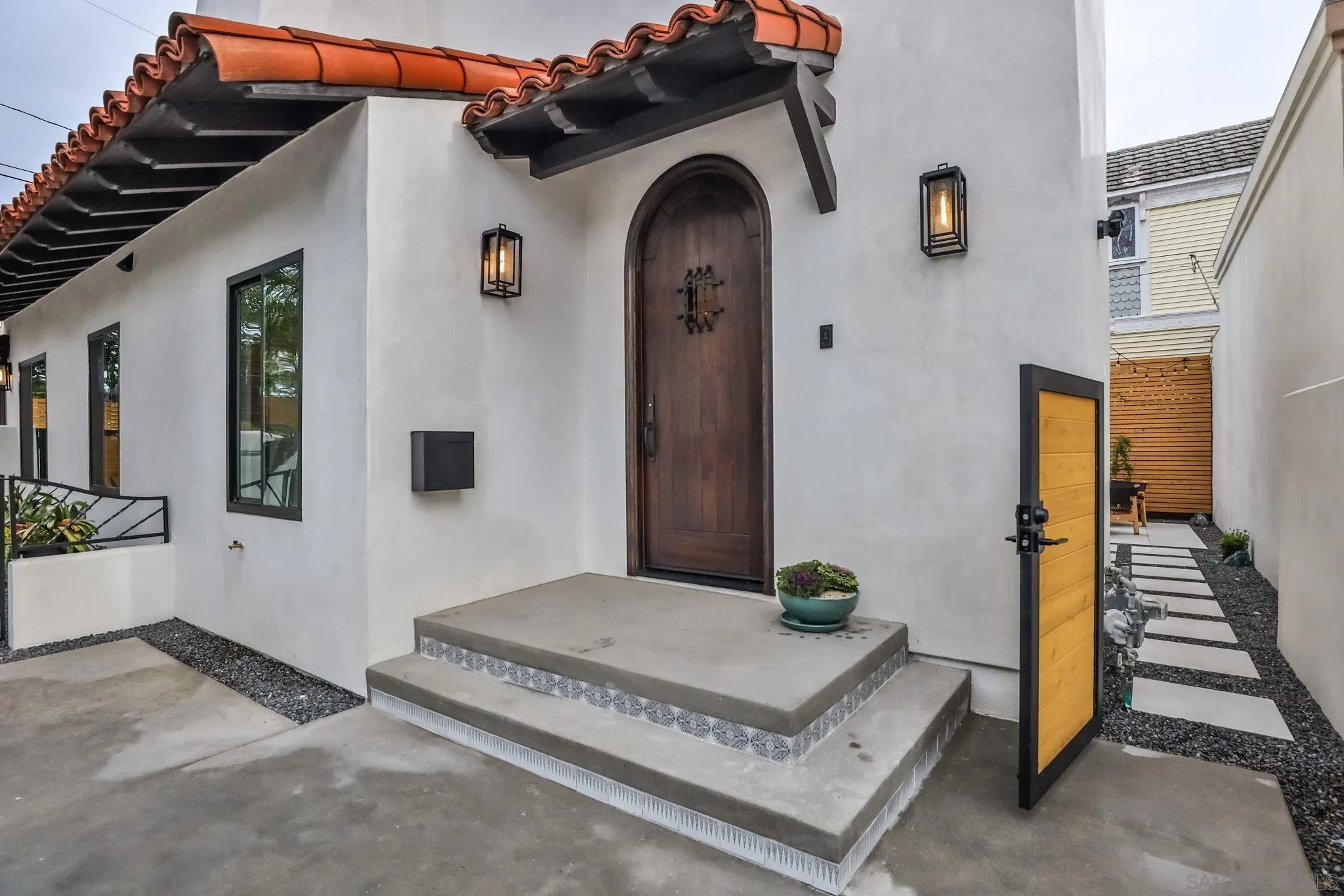 https://cdn.realtyfeed.com/cdn/127/230001075/679b7518823de4419b76a13fb951b8fb.webp