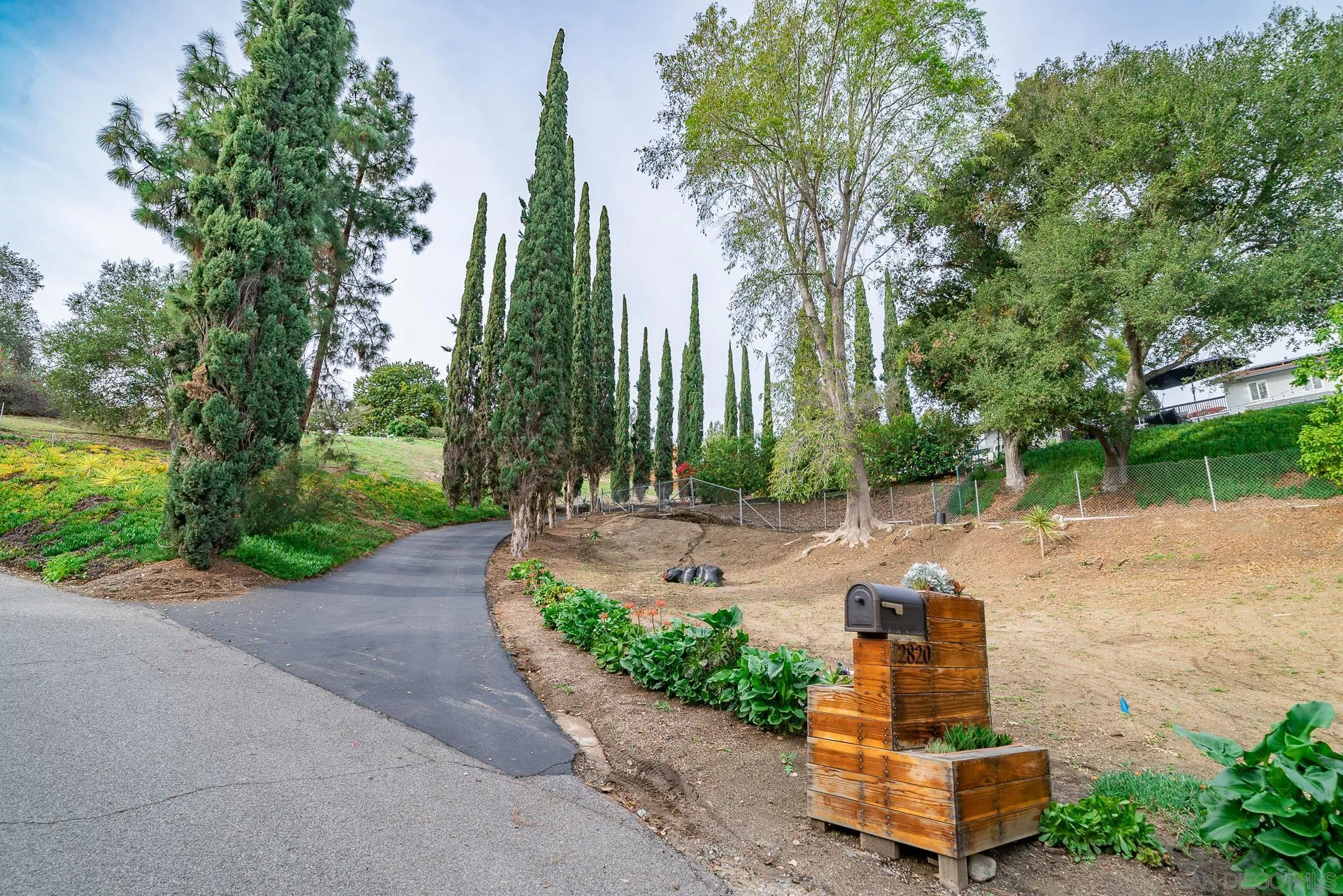https://cdn.realtyfeed.com/cdn/127/230001114/176a1f4dd44f5eb5c60d397543f0069c.webp