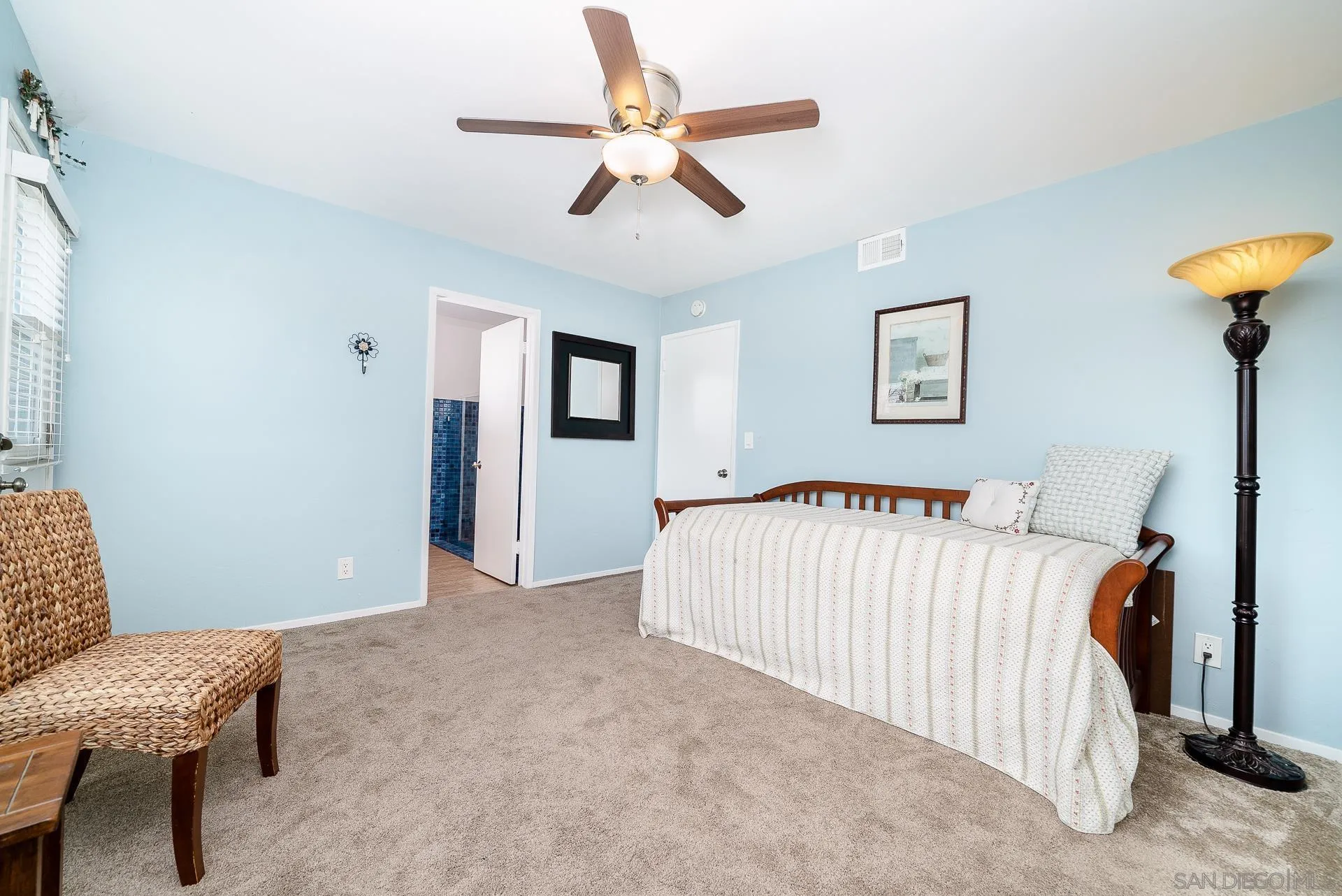 https://cdn.realtyfeed.com/cdn/127/230001114/646bab50b44db65314eaf7c8d6c85b90.webp