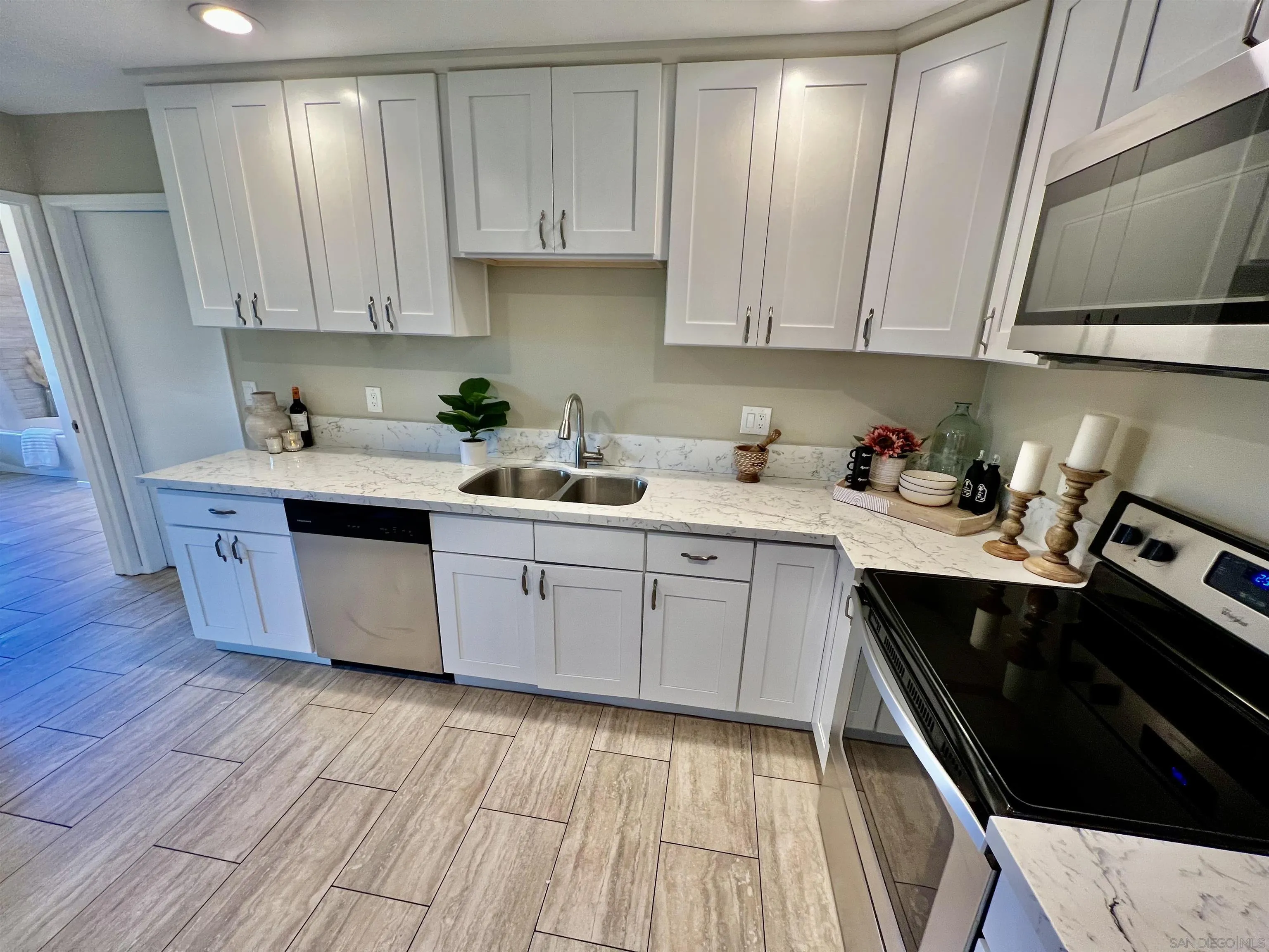 https://cdn.realtyfeed.com/cdn/127/230001114/7e0037b01fccb225ccaa6d2a5b445187.webp