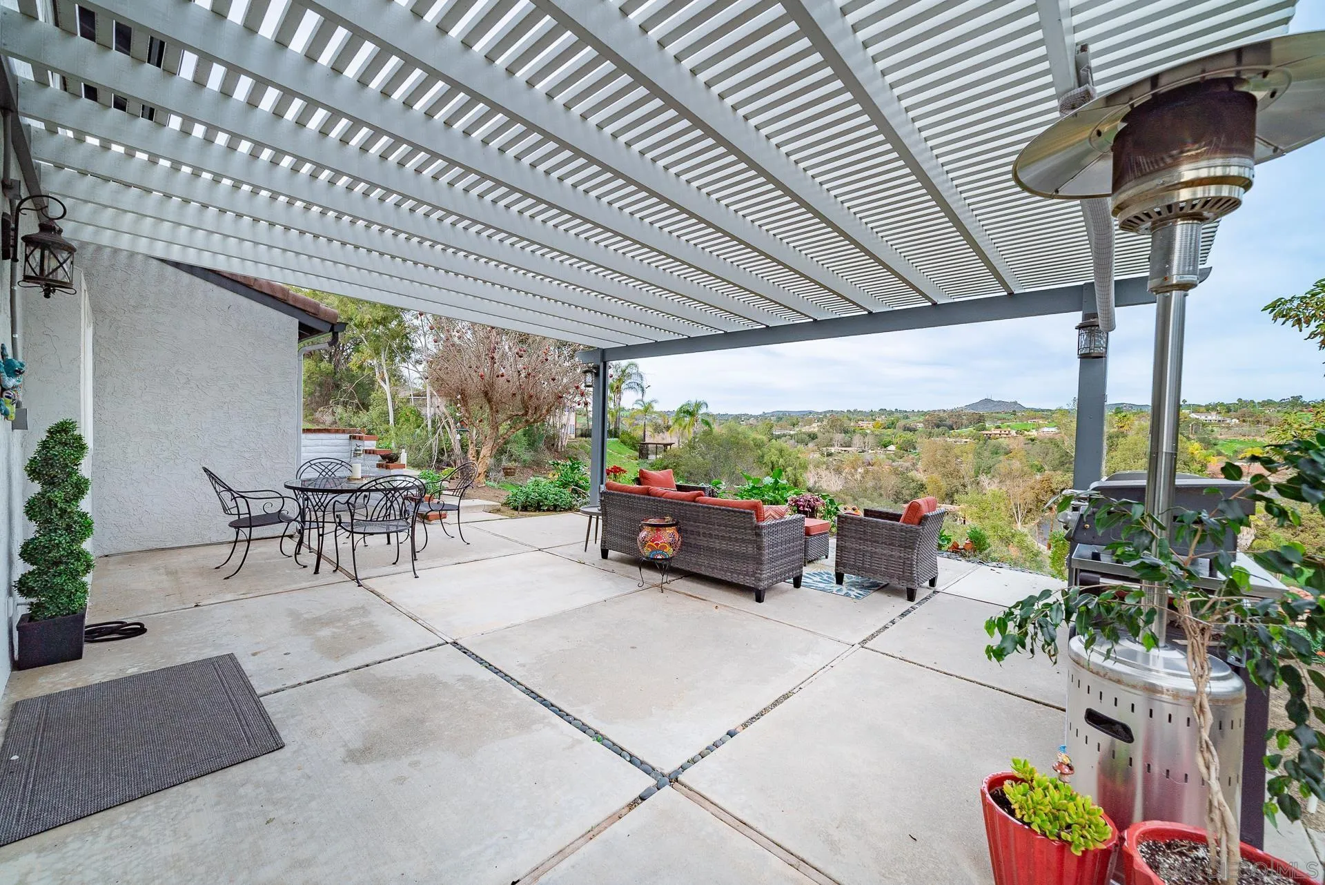 https://cdn.realtyfeed.com/cdn/127/230001114/8d729868d4e2a4f8655493cfb452f809.webp