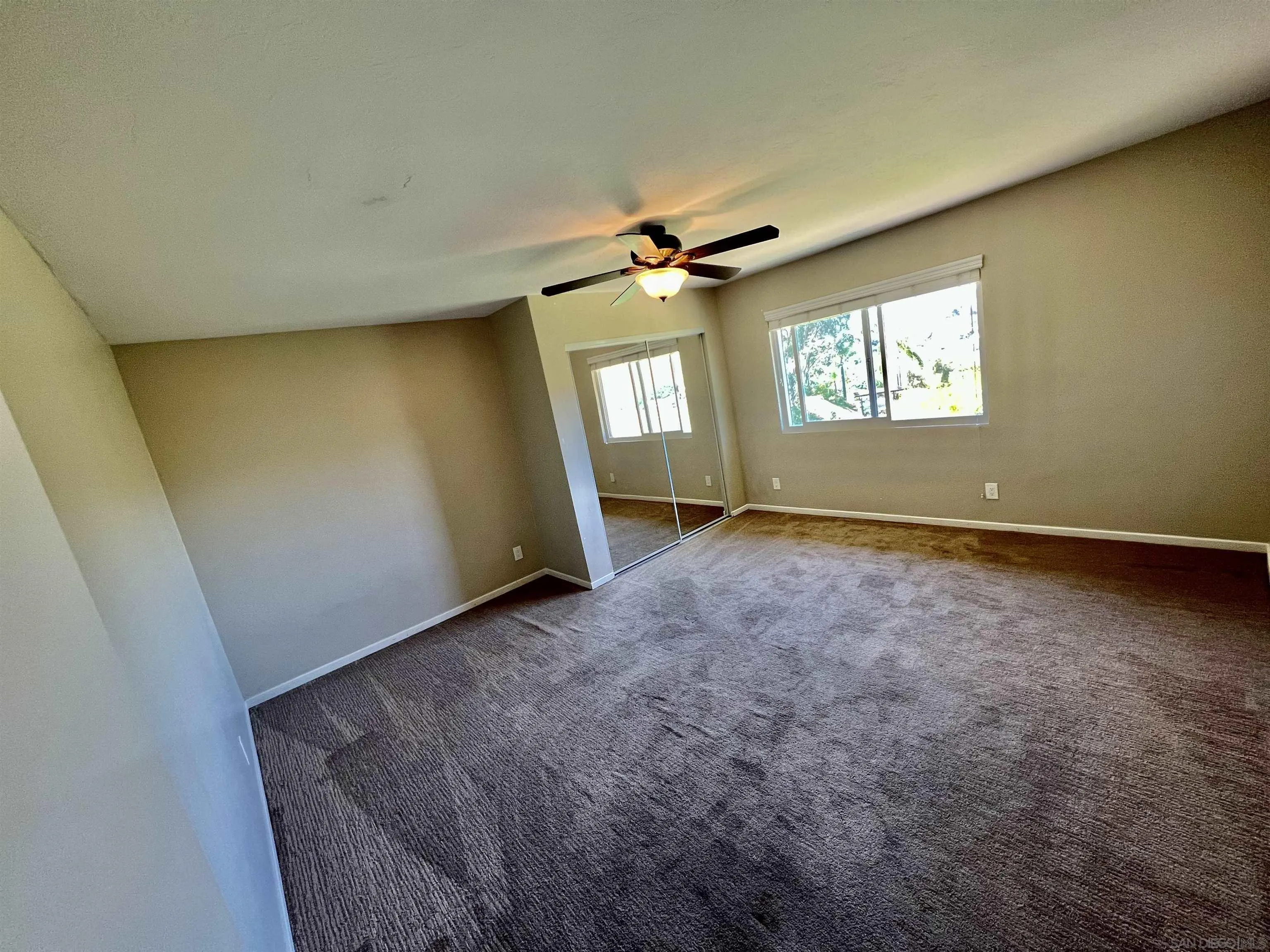 https://cdn.realtyfeed.com/cdn/127/230001114/9090c8f1f33f4e54d312df5616f637ad.webp