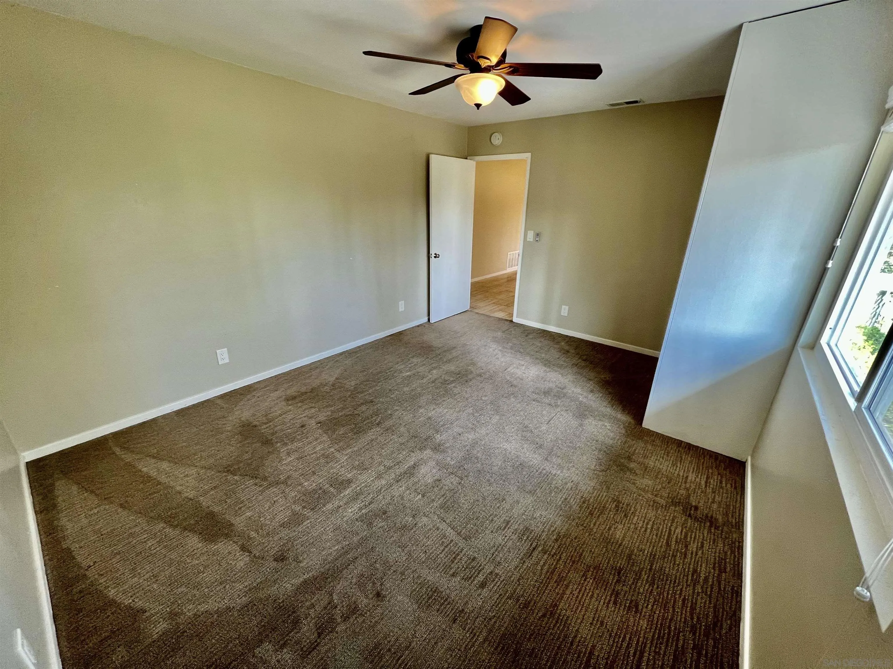 https://cdn.realtyfeed.com/cdn/127/230001114/e864951e66c270a30cbdbf59c670be83.webp