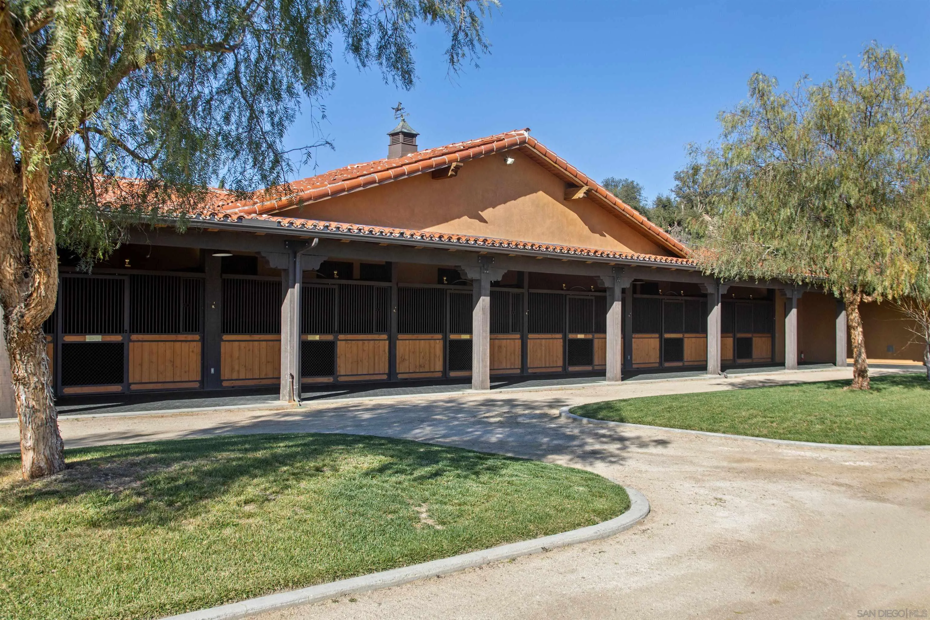 https://cdn.realtyfeed.com/cdn/127/230001212/ec29ecd94ed5b47b22407e0b05122d38.webp