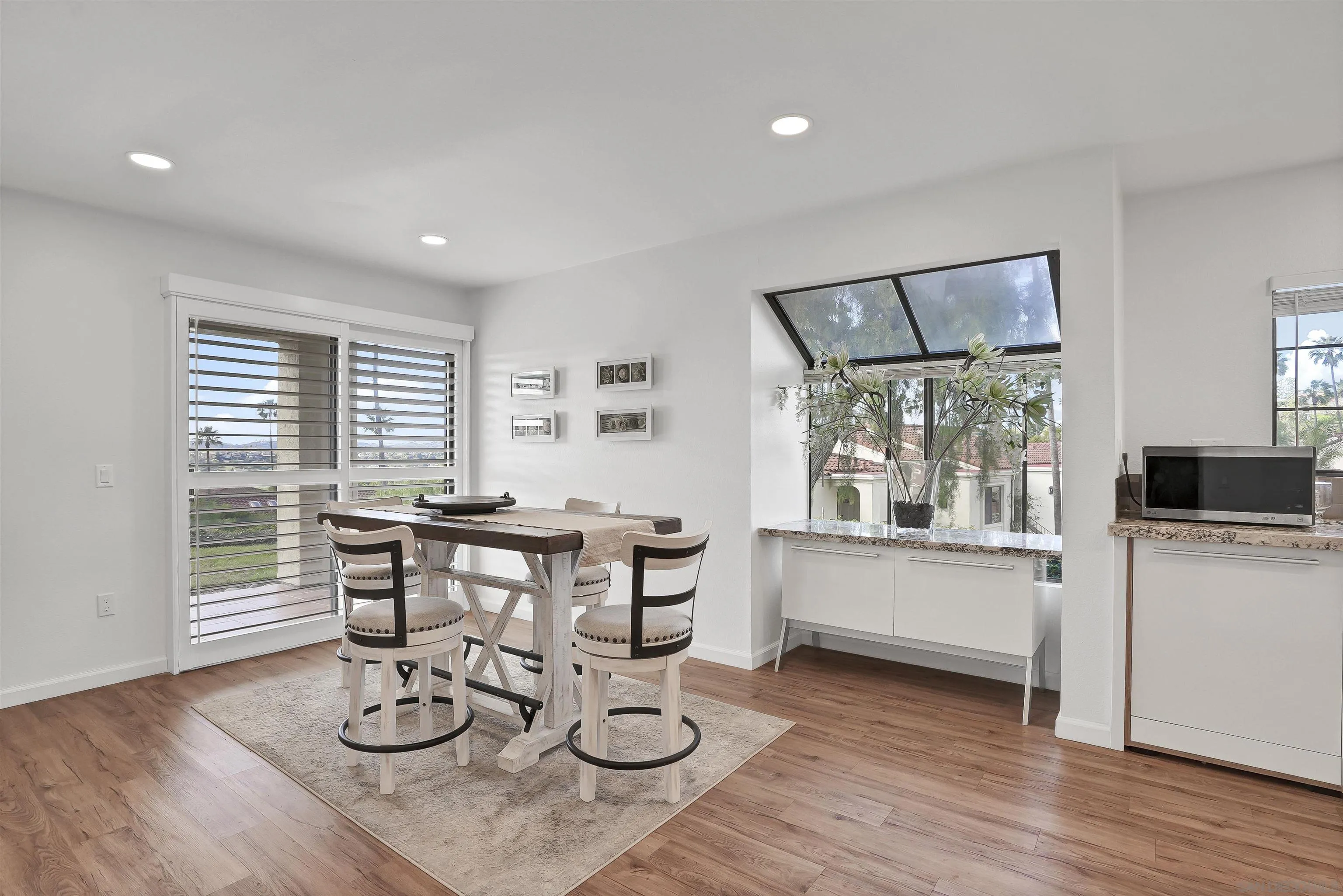 https://cdn.realtyfeed.com/cdn/127/230001345/678143f620be86f47373afdb0f8023bc.webp
