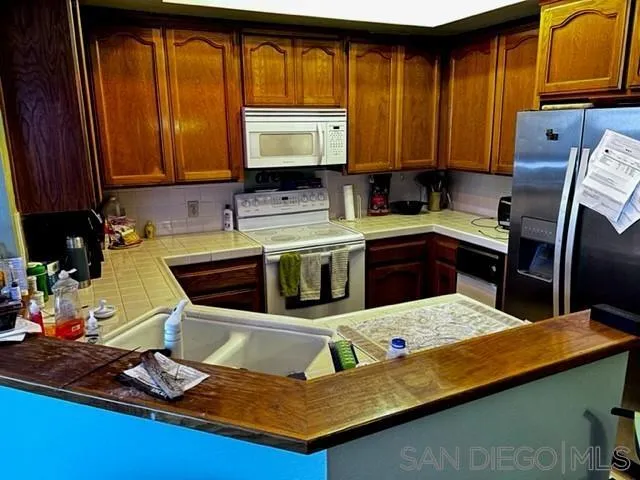 https://cdn.realtyfeed.com/cdn/127/230001483/a5a1417549e9a6c5581021cf87baf950.webp