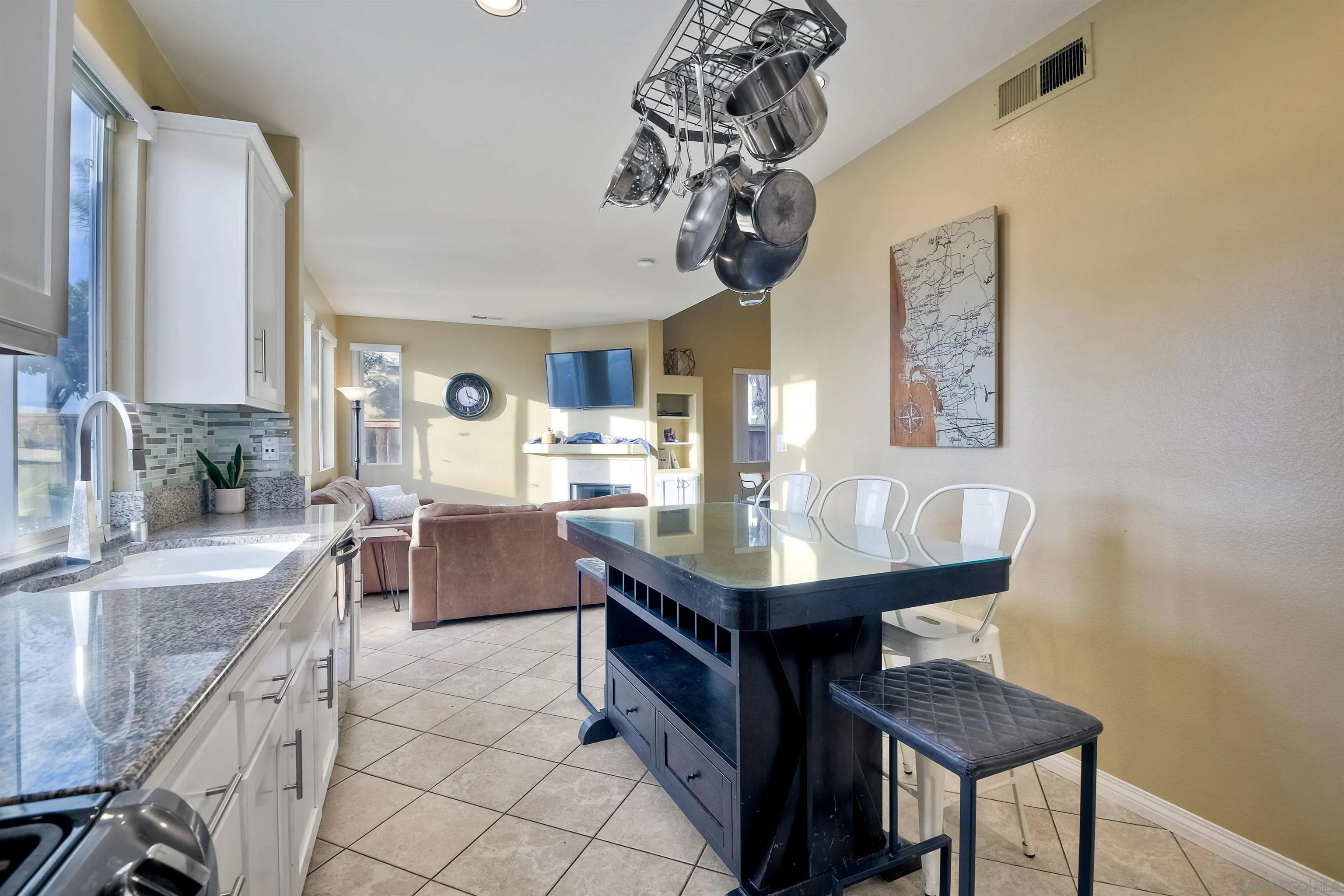 https://cdn.realtyfeed.com/cdn/127/230001498/81841840174b243b9cf2db319066f47c.webp