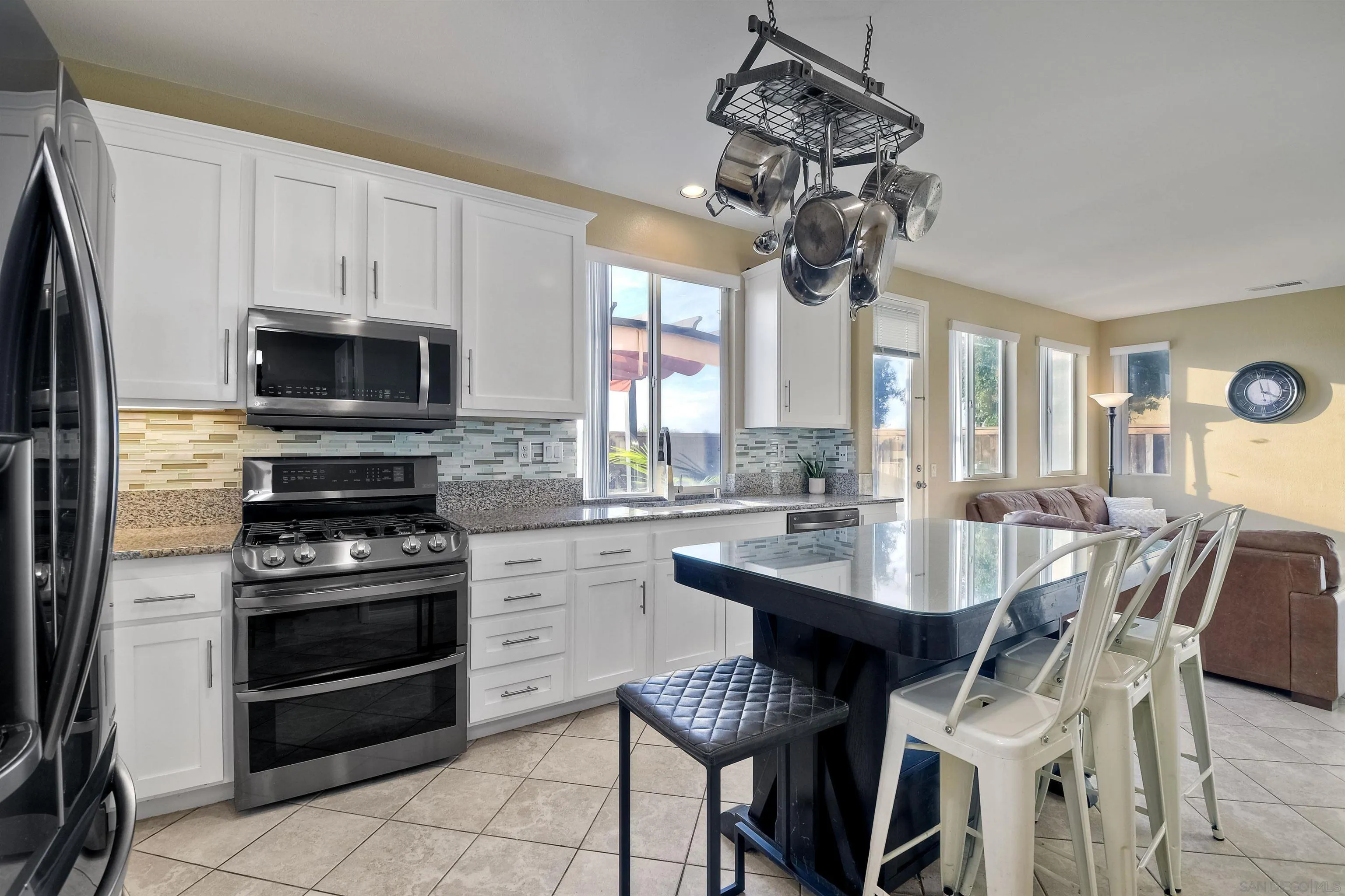 https://cdn.realtyfeed.com/cdn/127/230001498/b489fc558bc93f0ab69189906636a161.webp