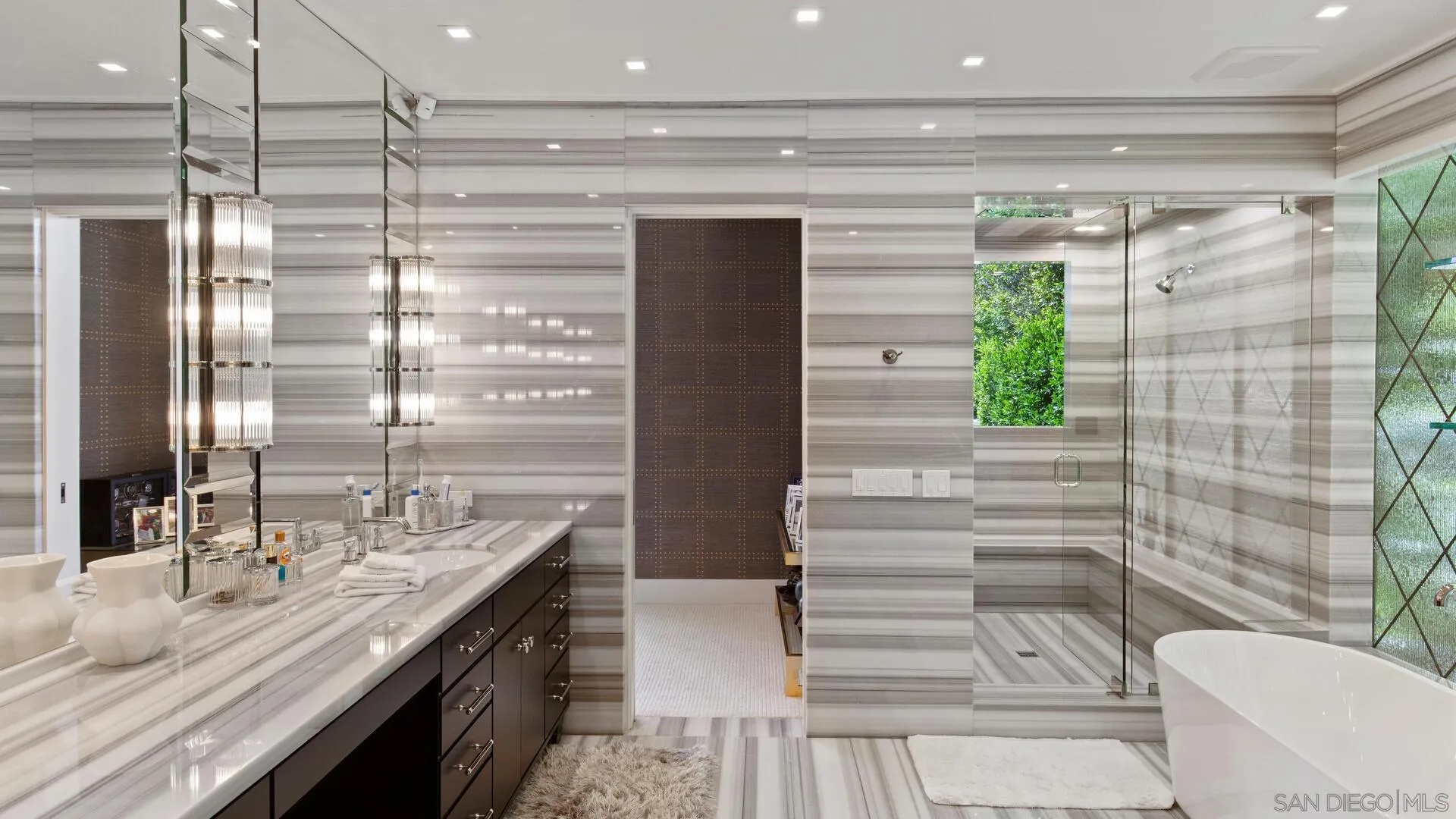 https://cdn.realtyfeed.com/cdn/127/230001579/3395783f1c2b7561fde85ed9845fdc81.webp