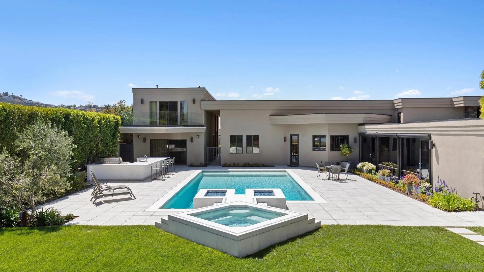 https://cdn.realtyfeed.com/cdn/127/230001579/a69aff317a5ac77520e603fb012d5308.webp