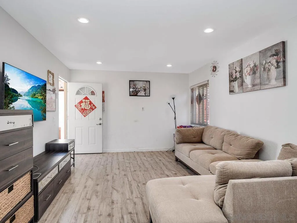 https://cdn.realtyfeed.com/cdn/127/230001754/9c915f28e8d38c24492dee77ed045029.webp