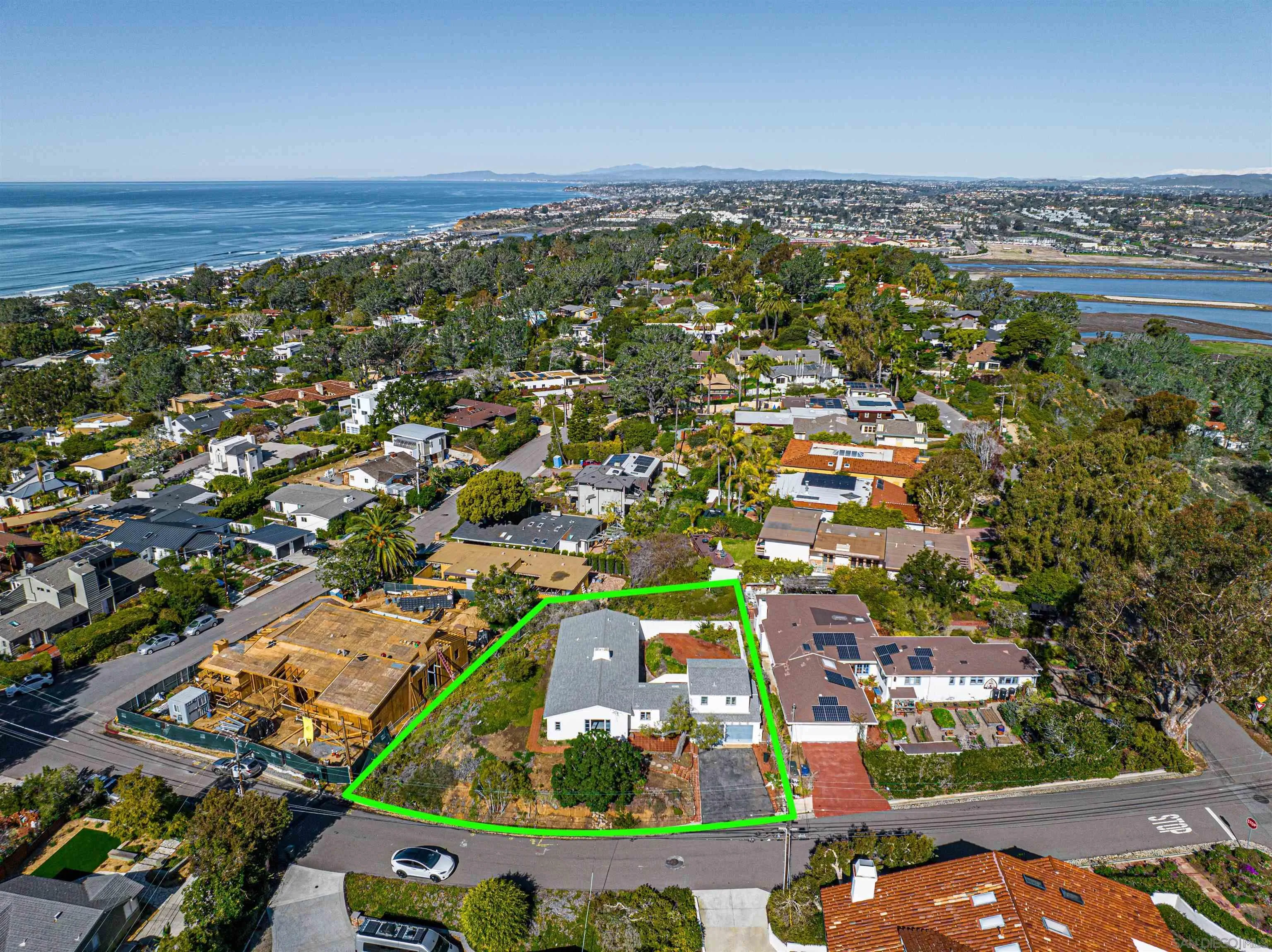 https://cdn.realtyfeed.com/cdn/127/230001756/b464109c4f19e52c51b50ab4957eb593.webp