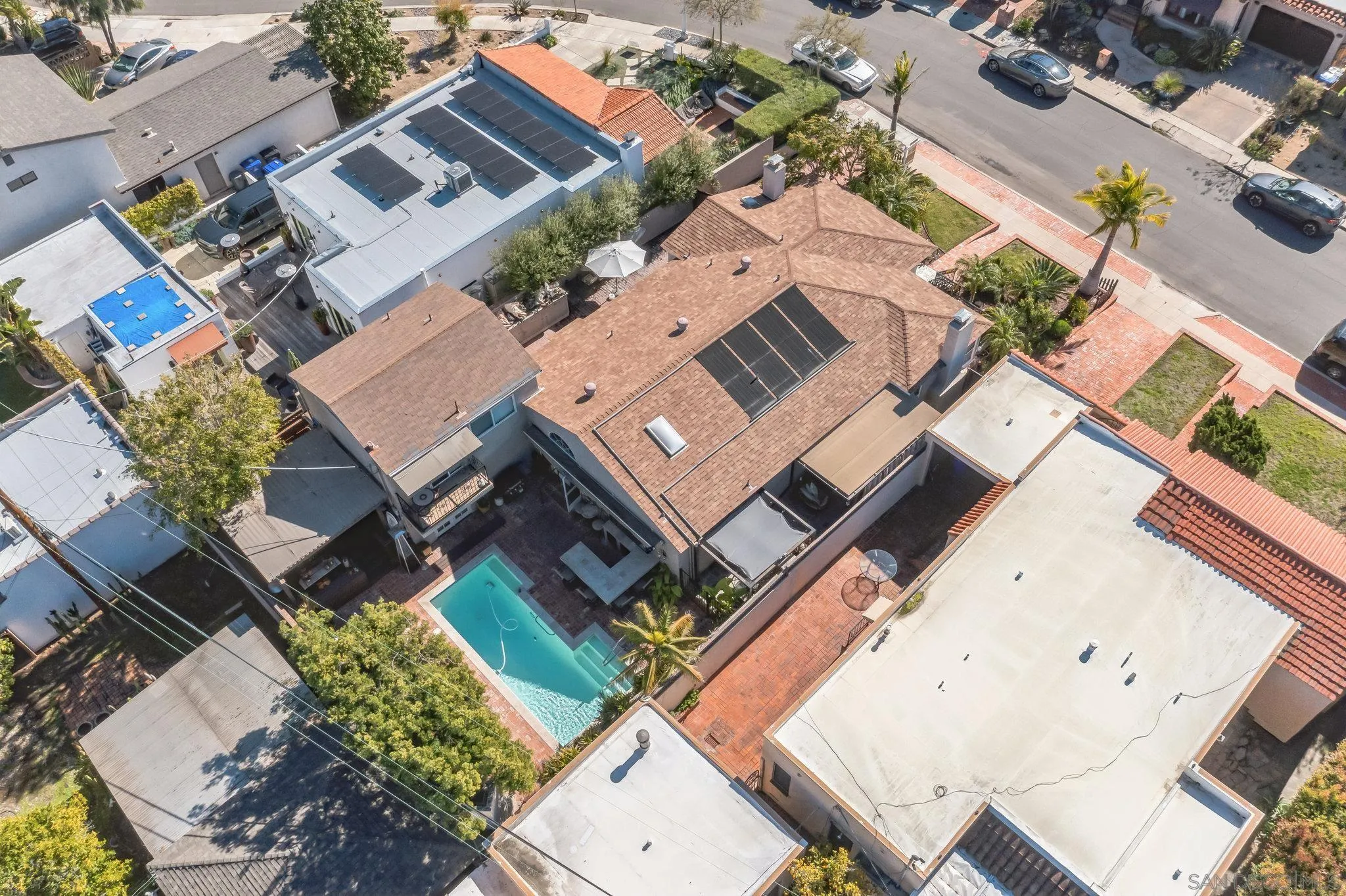 https://cdn.realtyfeed.com/cdn/127/230001779/e3f783361517df56c34df74cc58b90f4.webp