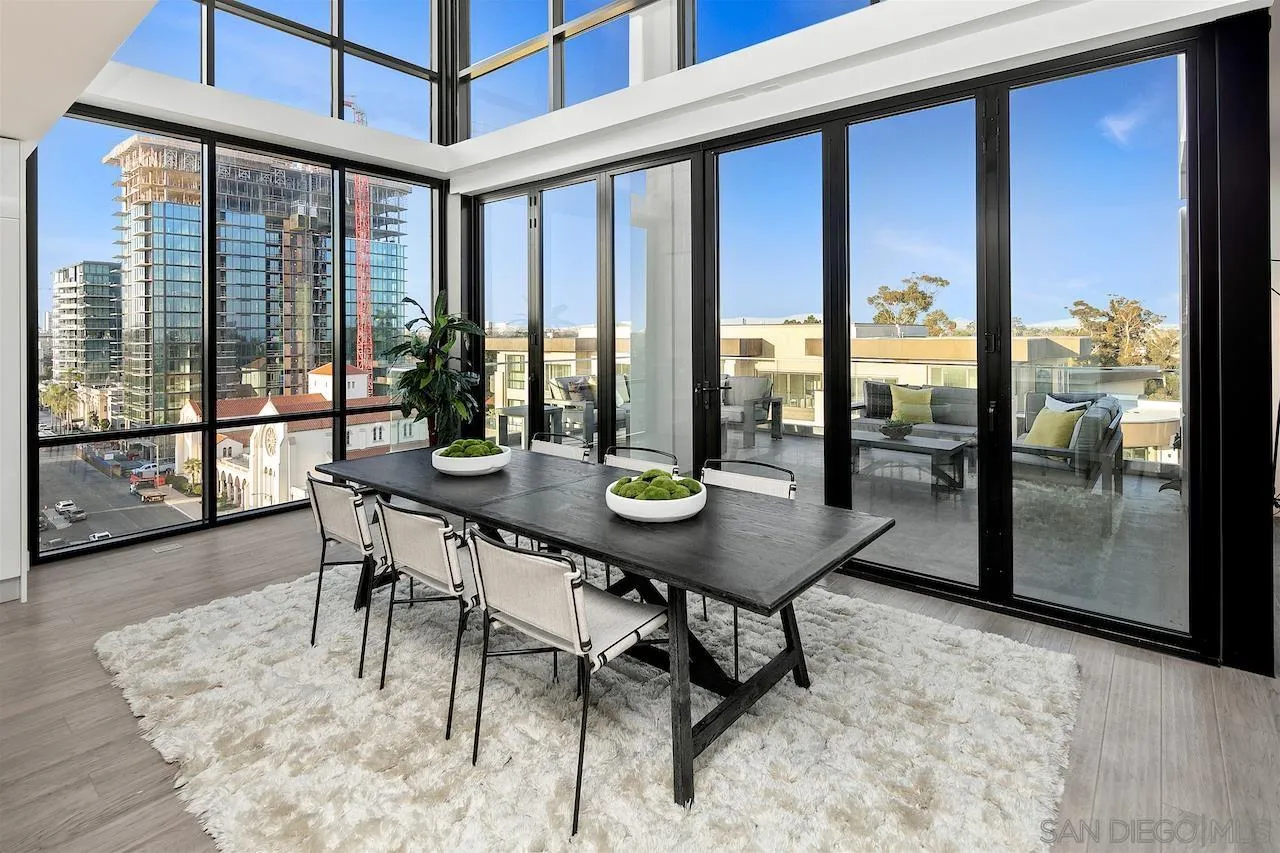 https://cdn.realtyfeed.com/cdn/127/230002114/5bb38b9dc9334b188fe74759050a6c15.webp