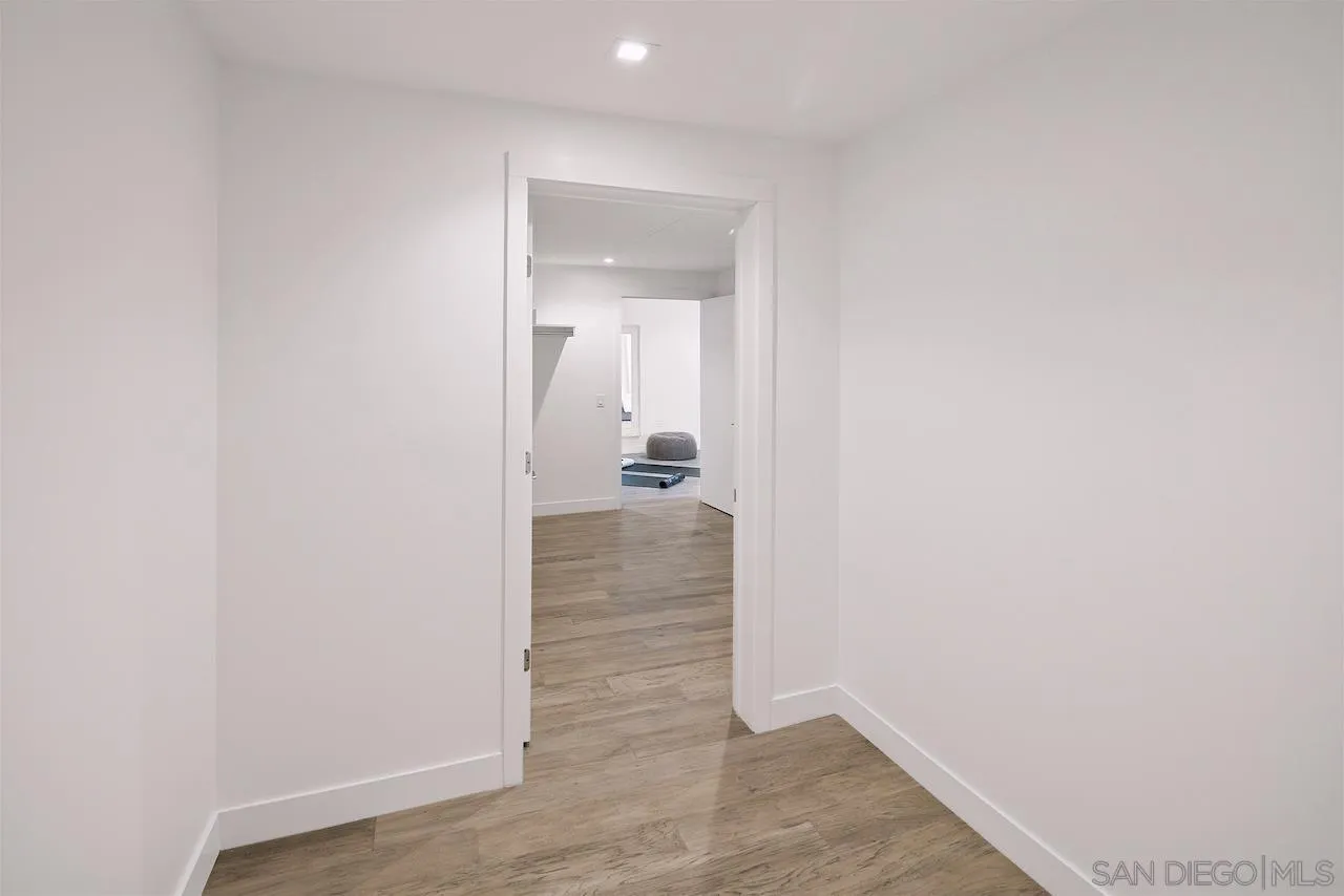 https://cdn.realtyfeed.com/cdn/127/230002114/c925a76ba277884c55128d8995d566dd.webp