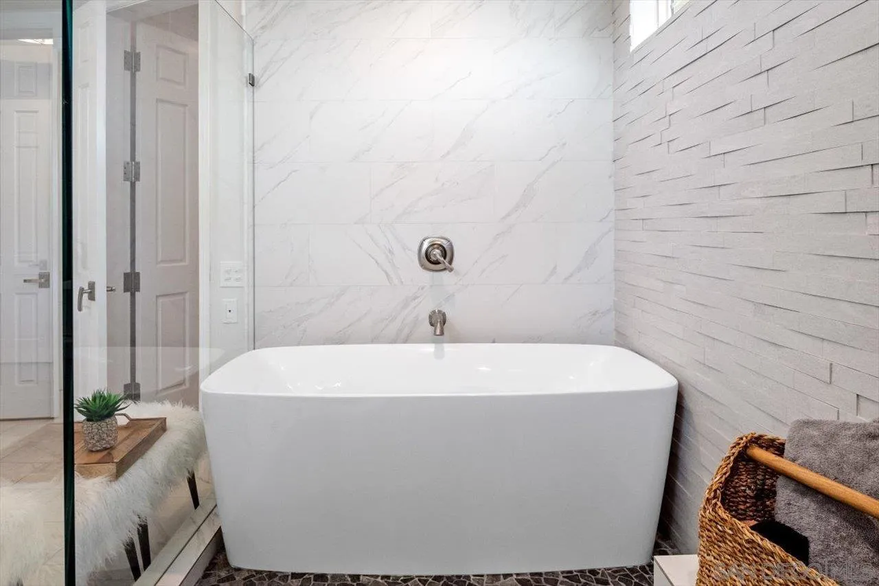 https://cdn.realtyfeed.com/cdn/127/230003119/900216a8dbafba24270ac6b1e458b686.webp
