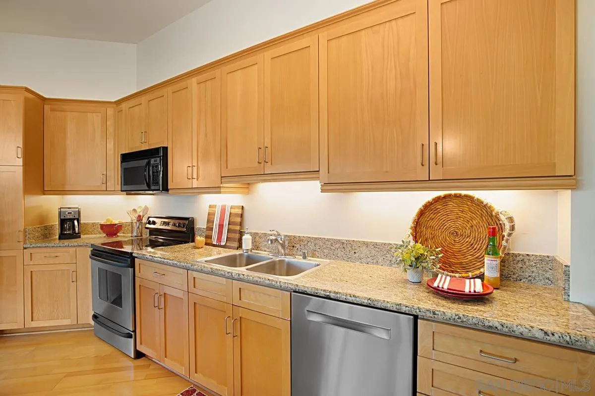 Photo #5: 230003151 Listing 