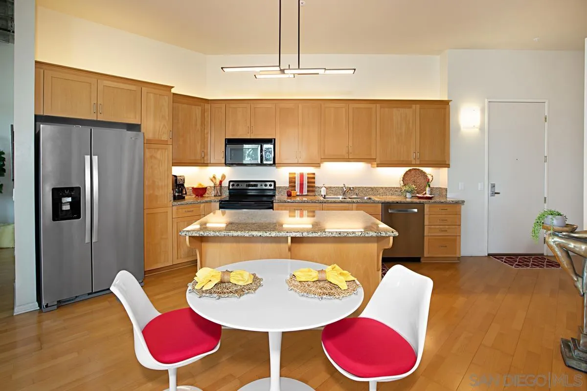 Photo #3: 230003151 Listing 