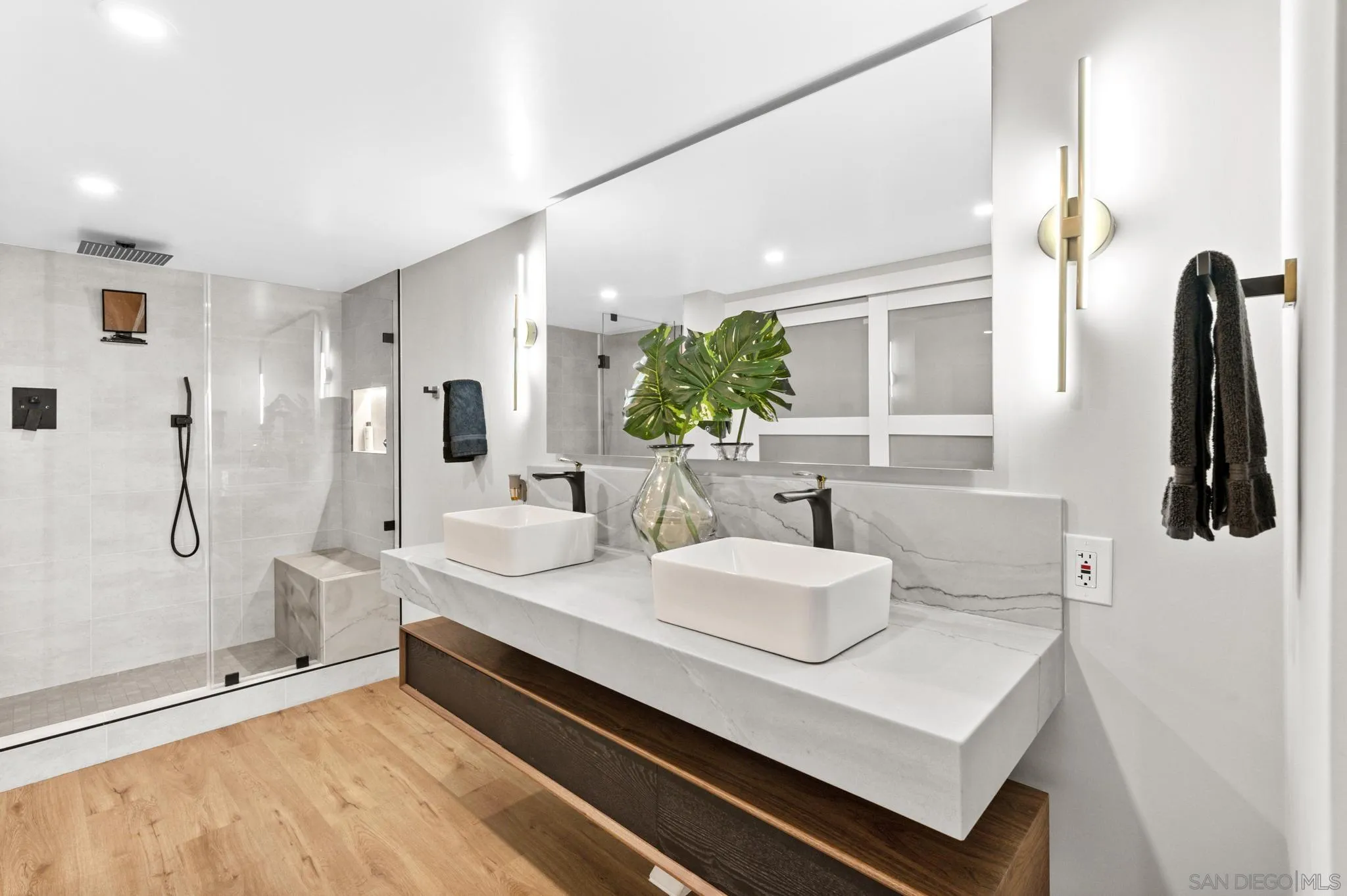 Photo #4: 230003257 Listing 