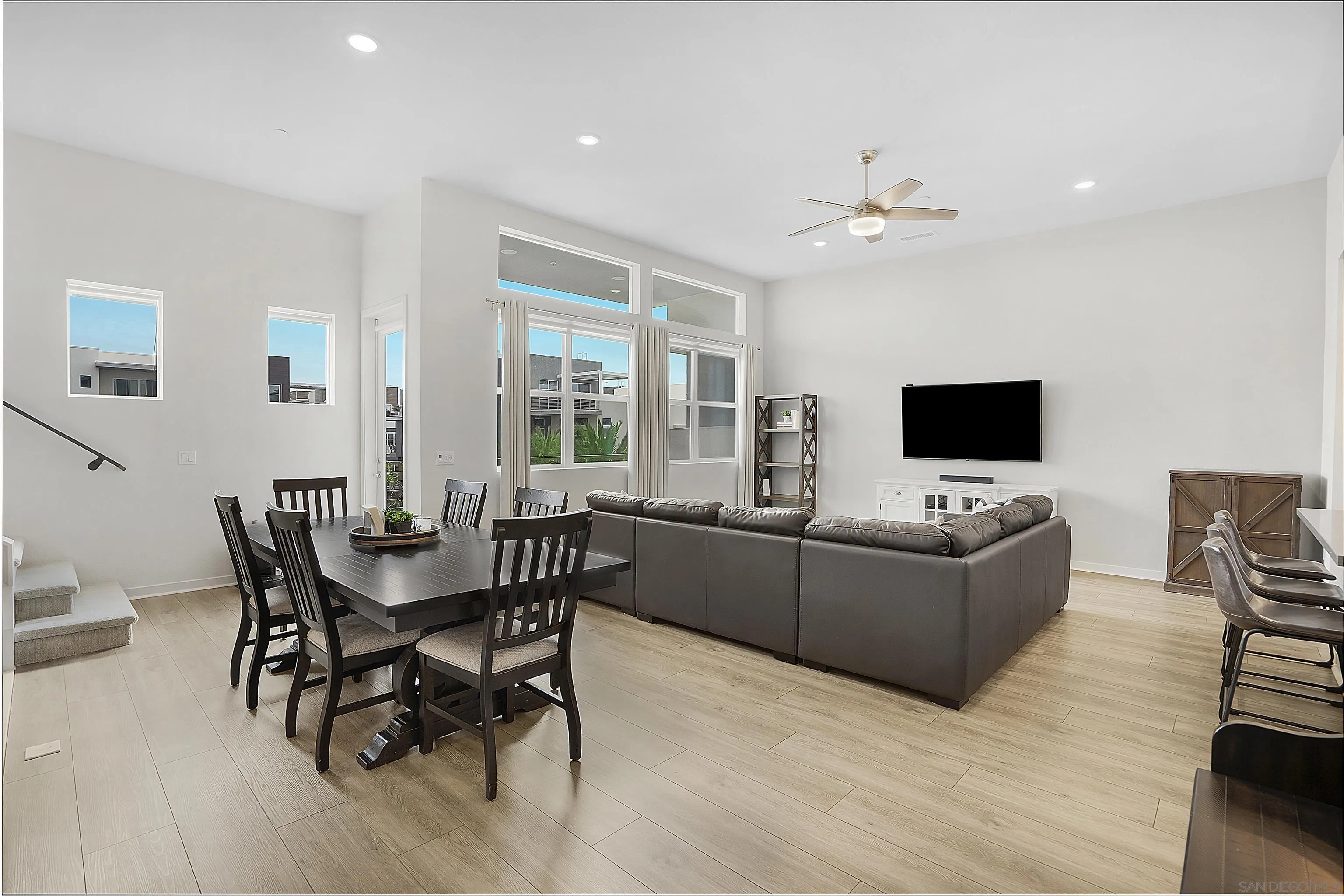 Photo #5: 230004009 Listing 