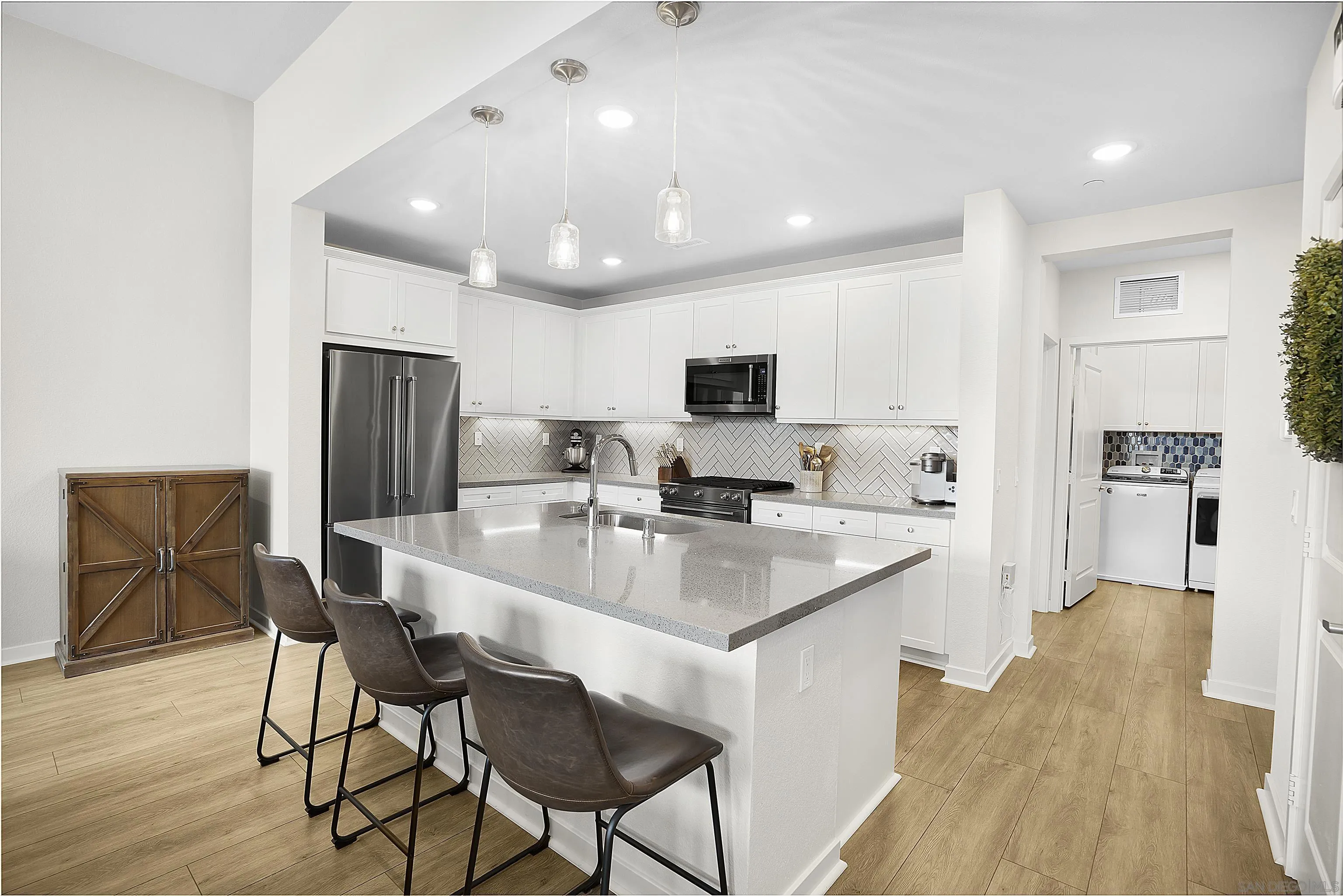 Photo #2: 230004009 Listing 