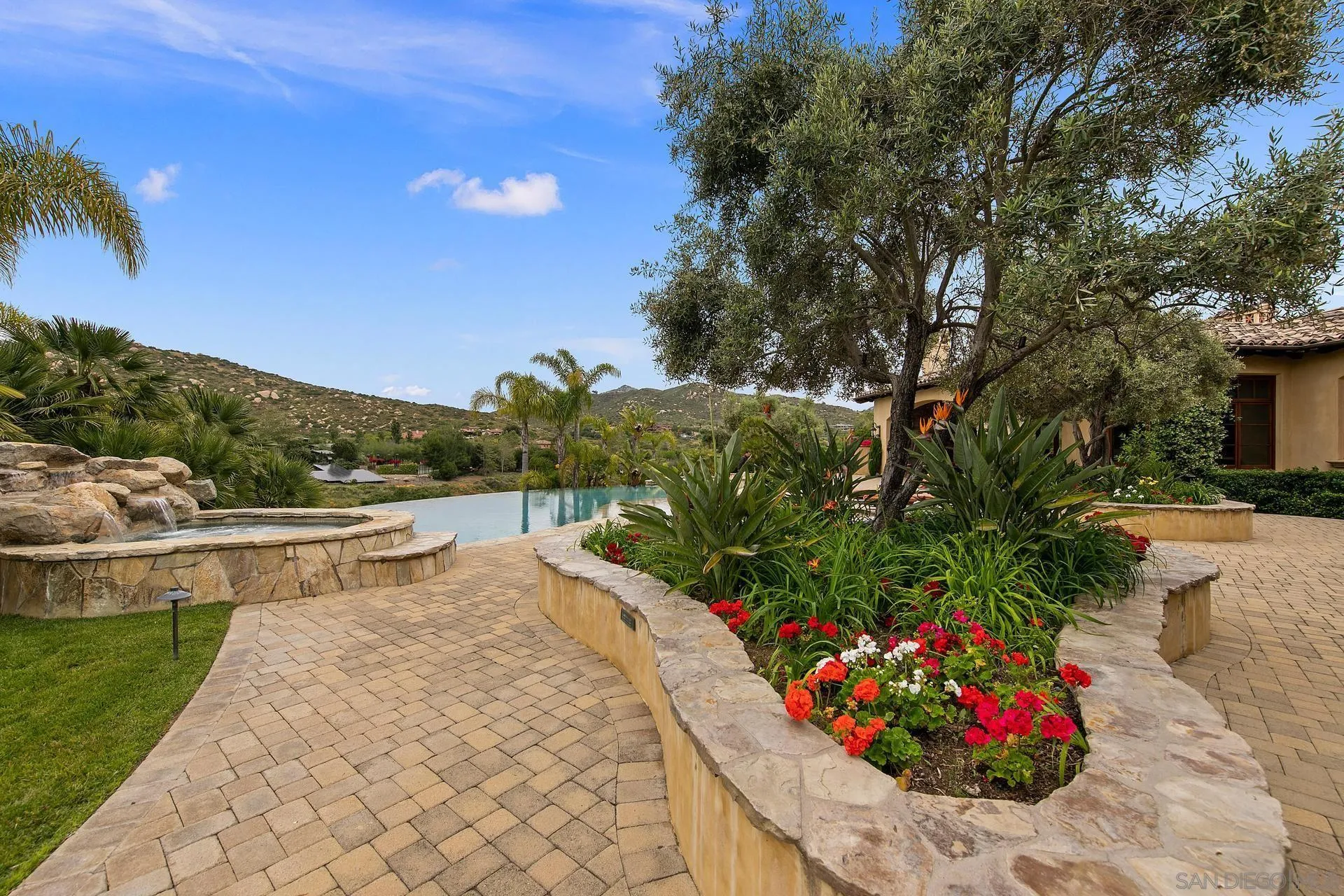 https://cdn.realtyfeed.com/cdn/127/230004344/15edc624d6310177abb6a5ebd08dd7c4.webp