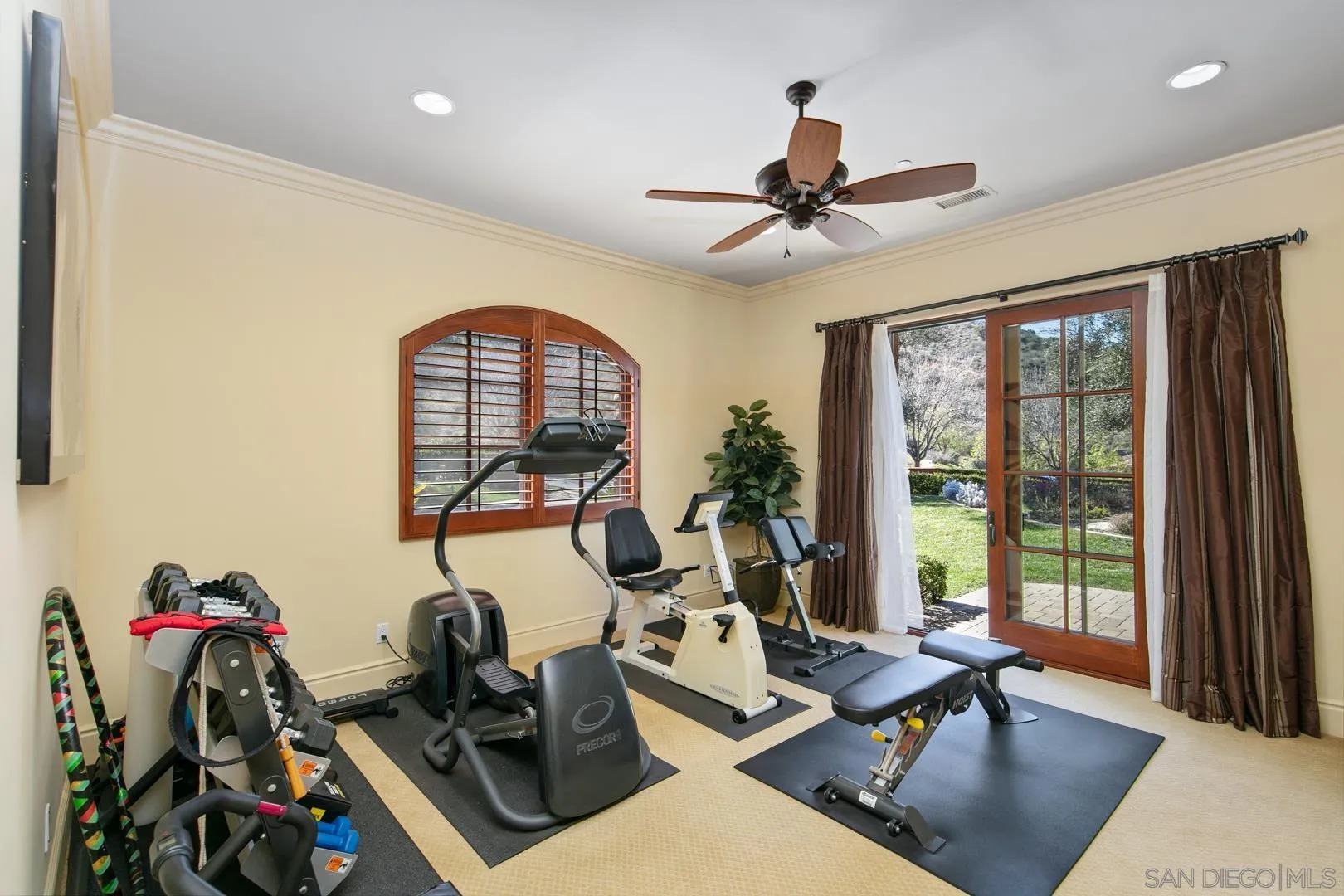 https://cdn.realtyfeed.com/cdn/127/230004344/2c35340a2a975b376126137178a6a6ff.webp