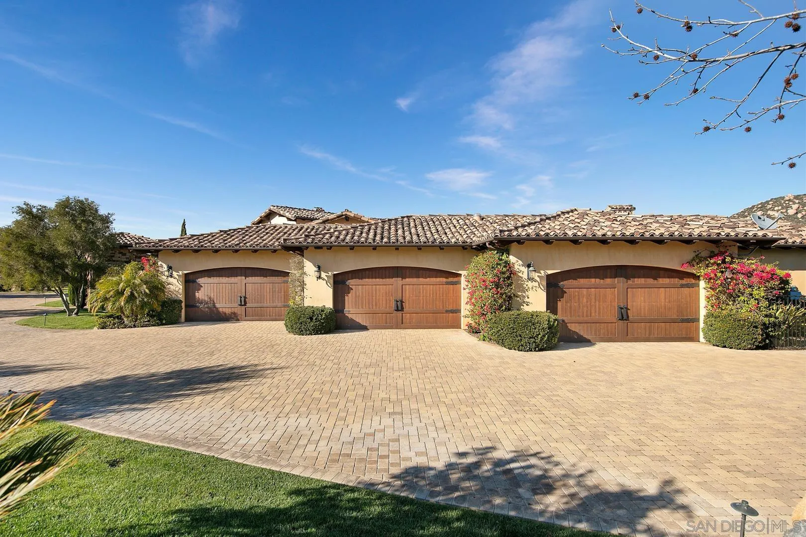 https://cdn.realtyfeed.com/cdn/127/230004344/8e190c22217becd564bbd944057d6347.webp