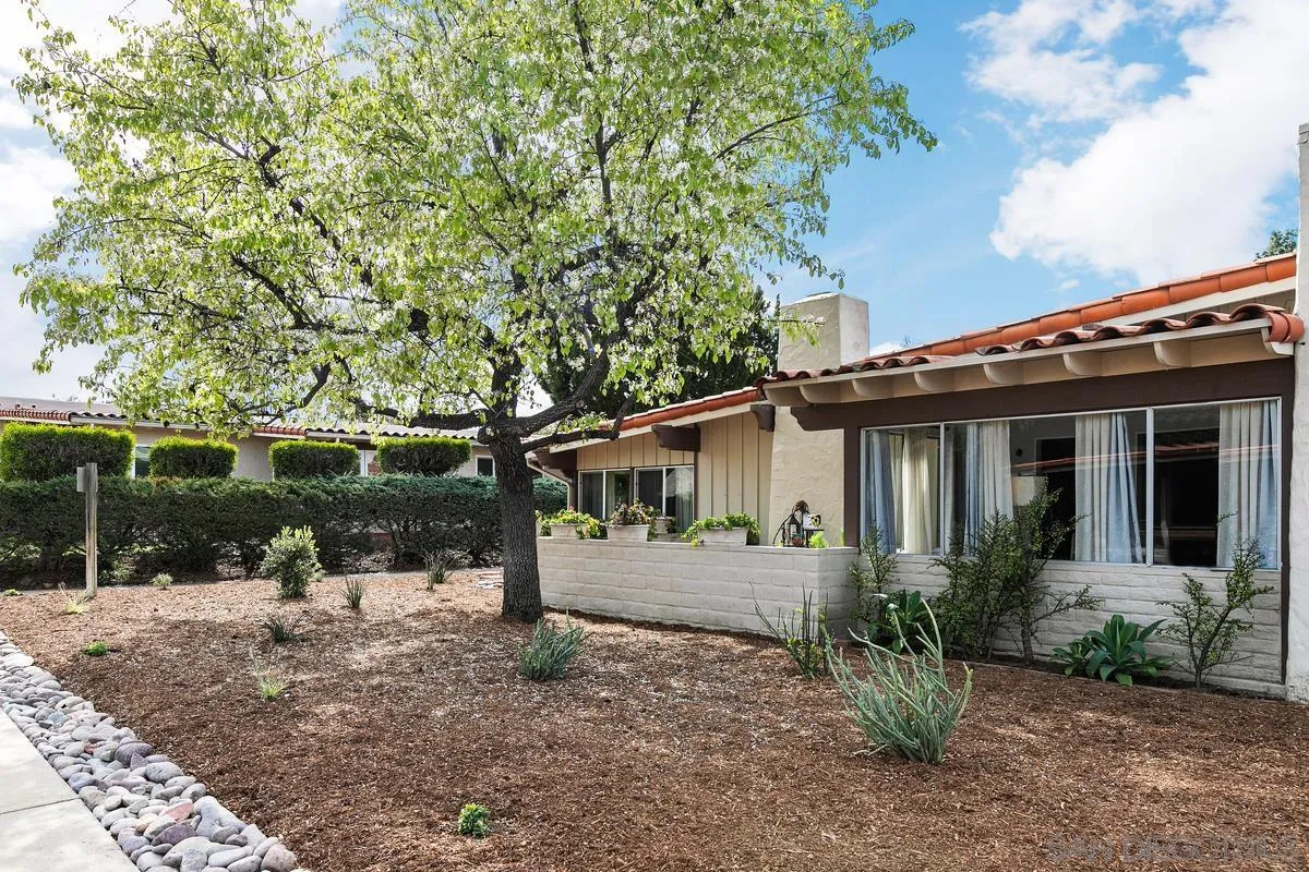 Photo #2: 230005129 Listing 