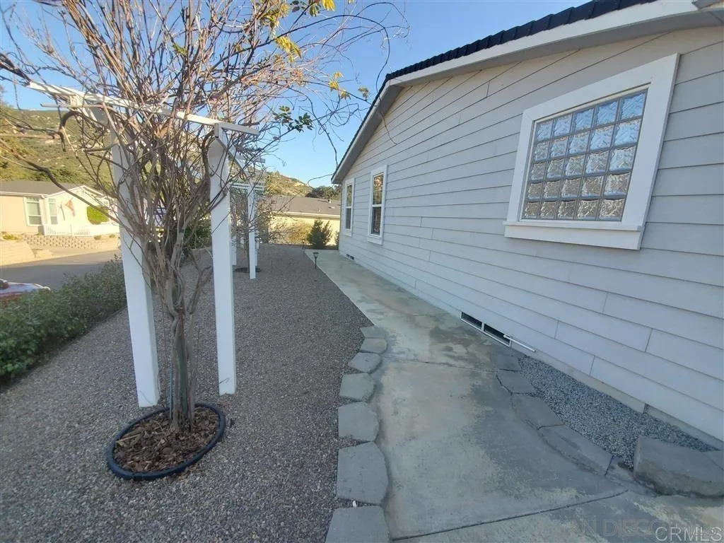 https://cdn.realtyfeed.com/cdn/127/230005139/b016dd13eefd1439a698f1d520b82dd7.webp
