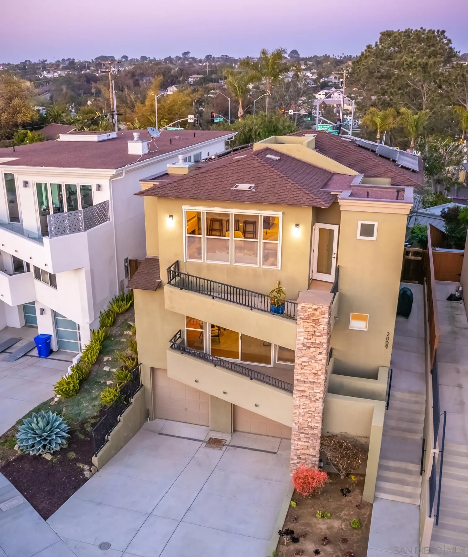 https://cdn.realtyfeed.com/cdn/127/230005226/cbfe11d99744749405e4348e8c1582d3.webp