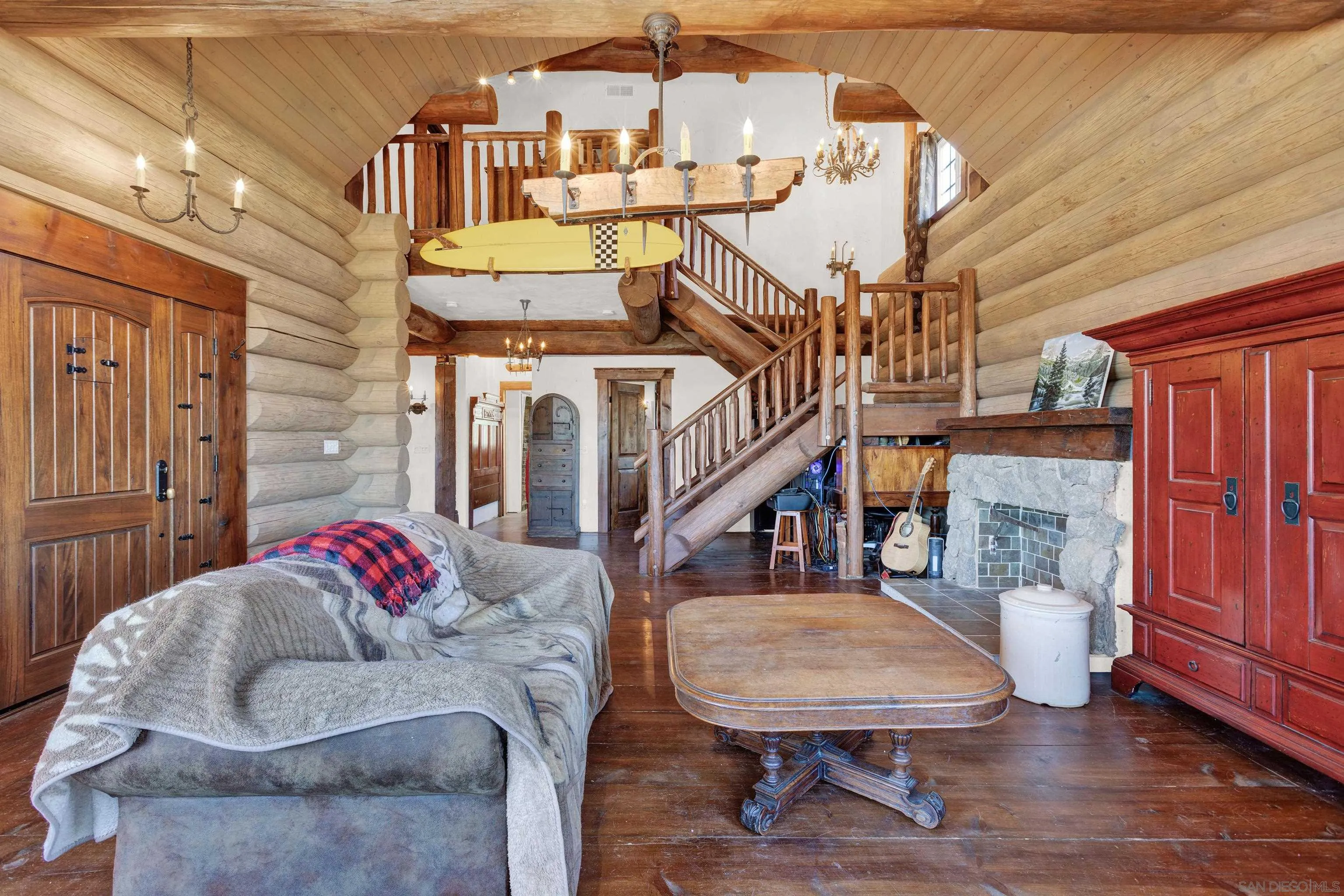https://cdn.realtyfeed.com/cdn/127/230005230/88701f8882c4a8c702c63344dc7960c9.webp