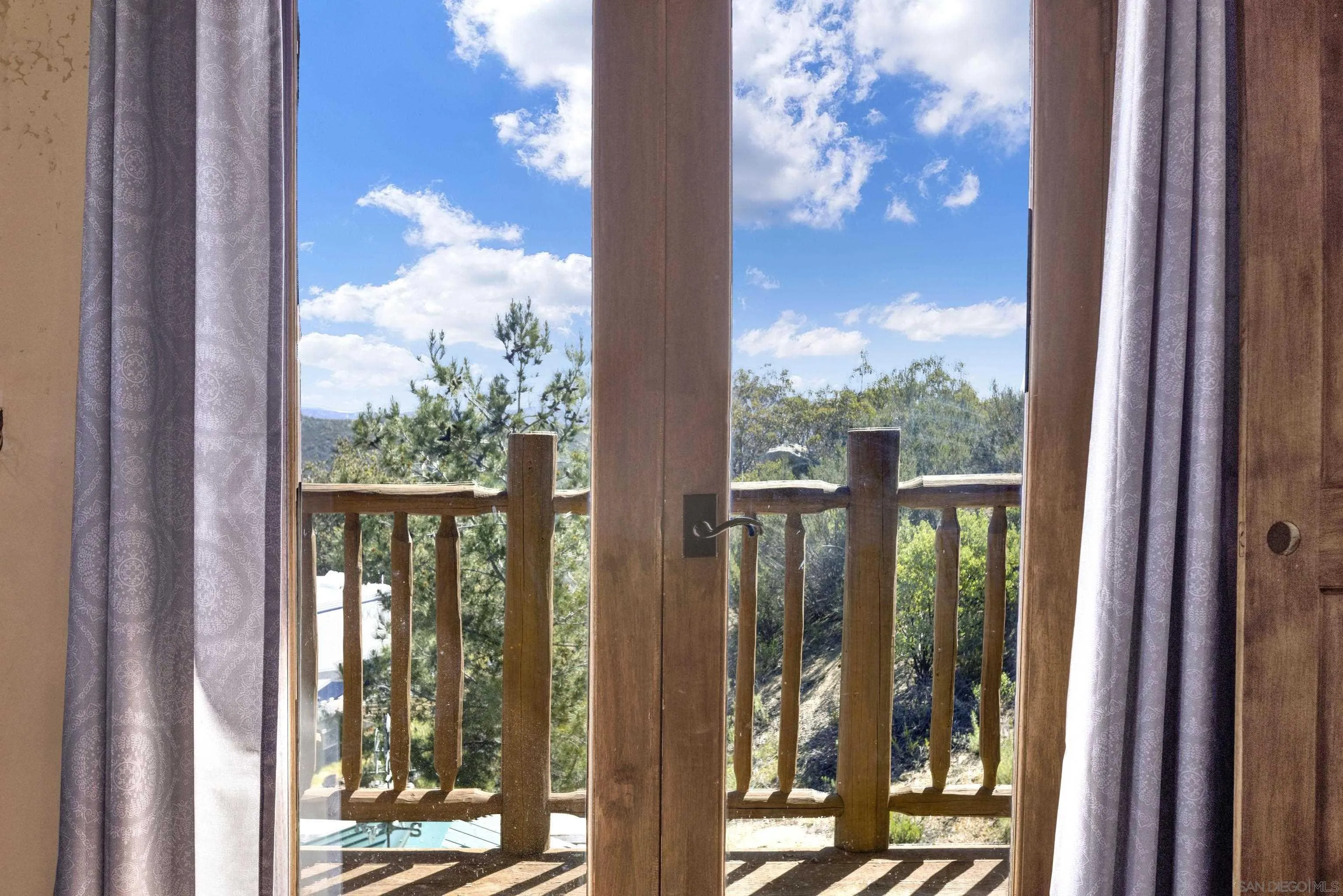 https://cdn.realtyfeed.com/cdn/127/230005230/f190796d81ab4c40949f7532e0606790.webp