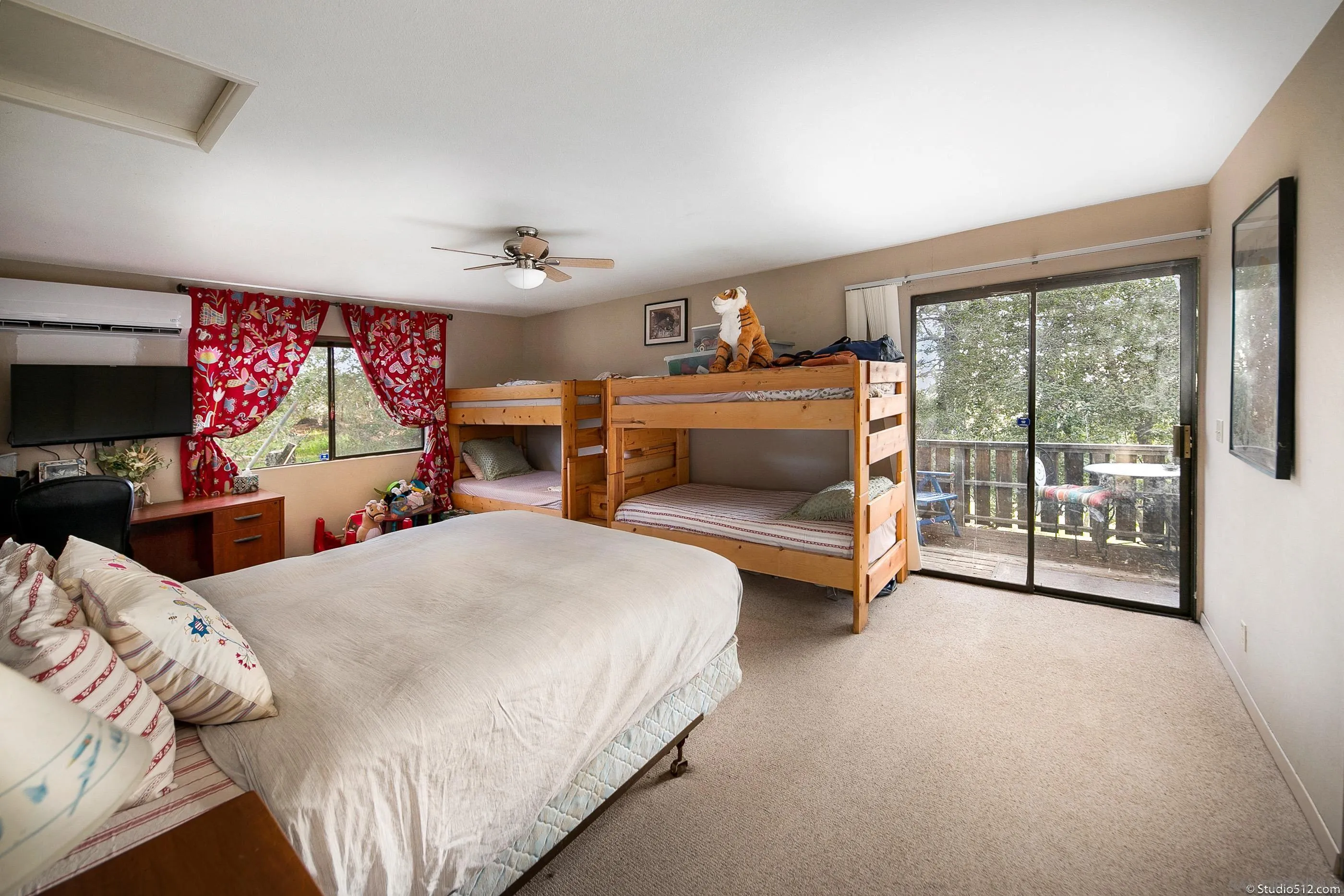 https://cdn.realtyfeed.com/cdn/127/230005549/9d92809aa63119f16975130162322331.webp