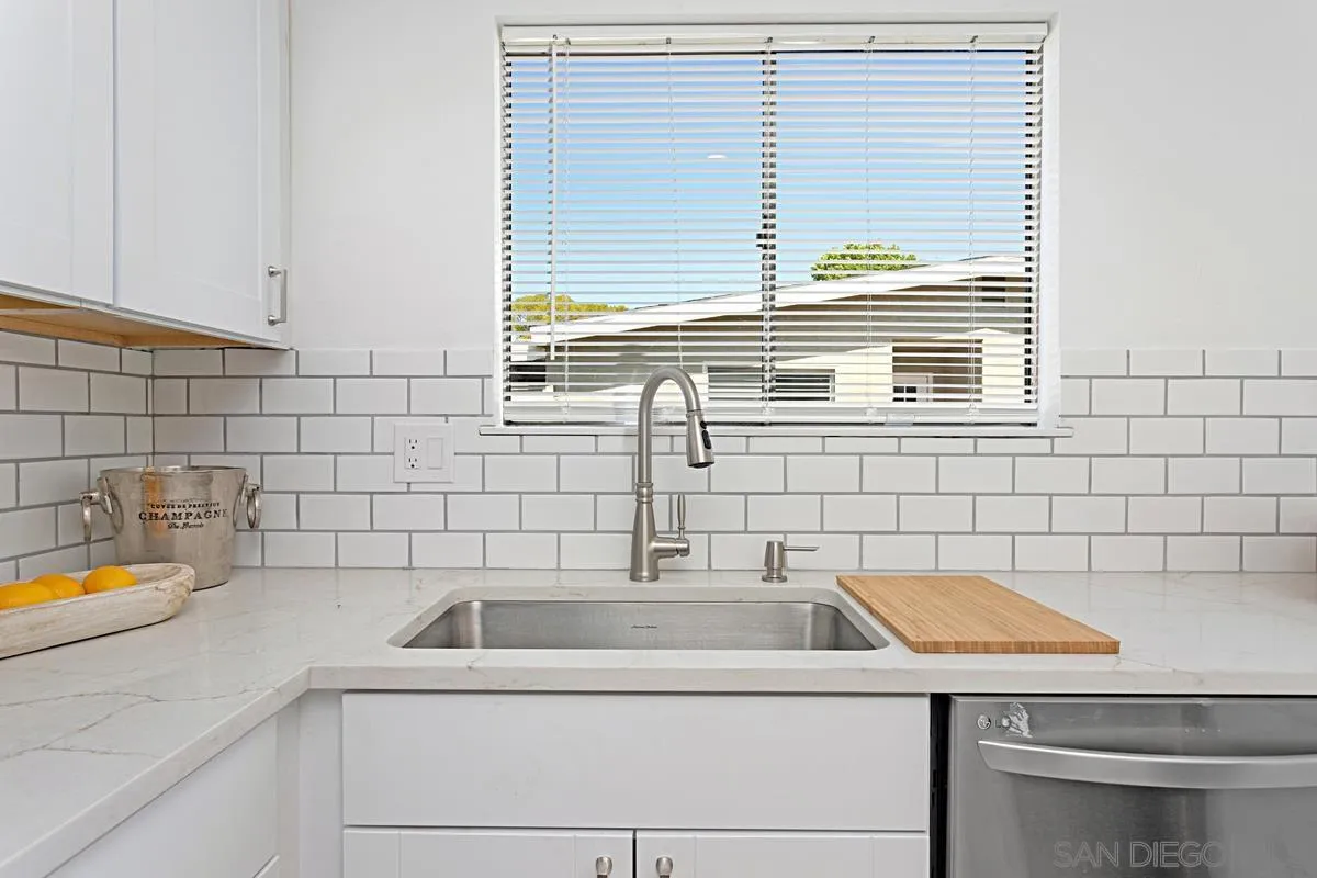 https://cdn.realtyfeed.com/cdn/127/230006129/9499551a561e6f7bd365a94b11767eeb.webp