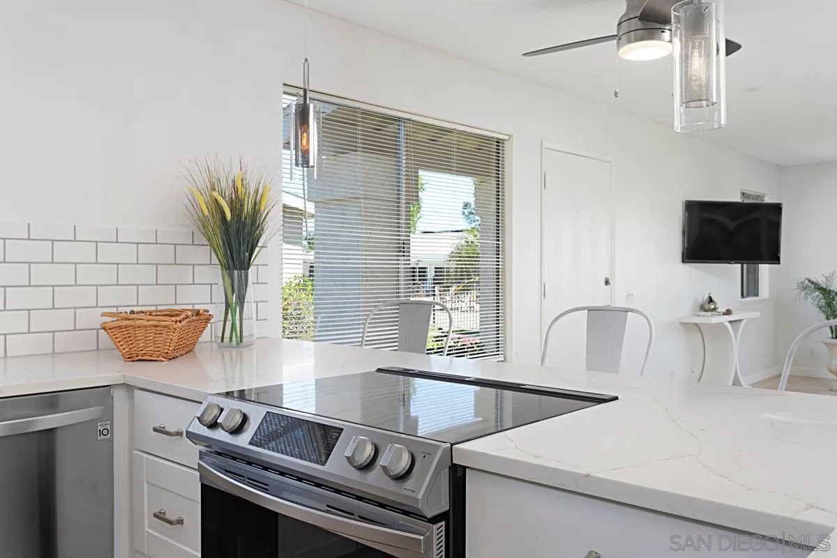 https://cdn.realtyfeed.com/cdn/127/230006129/e9132b36867245716d23960ca493a948.webp