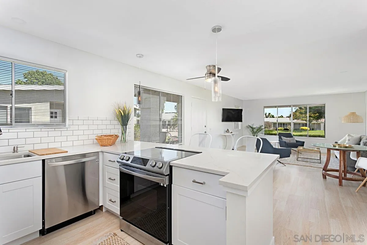 https://cdn.realtyfeed.com/cdn/127/230006129/f42d7d7e2b7ab66644709d900a6b7e04.webp