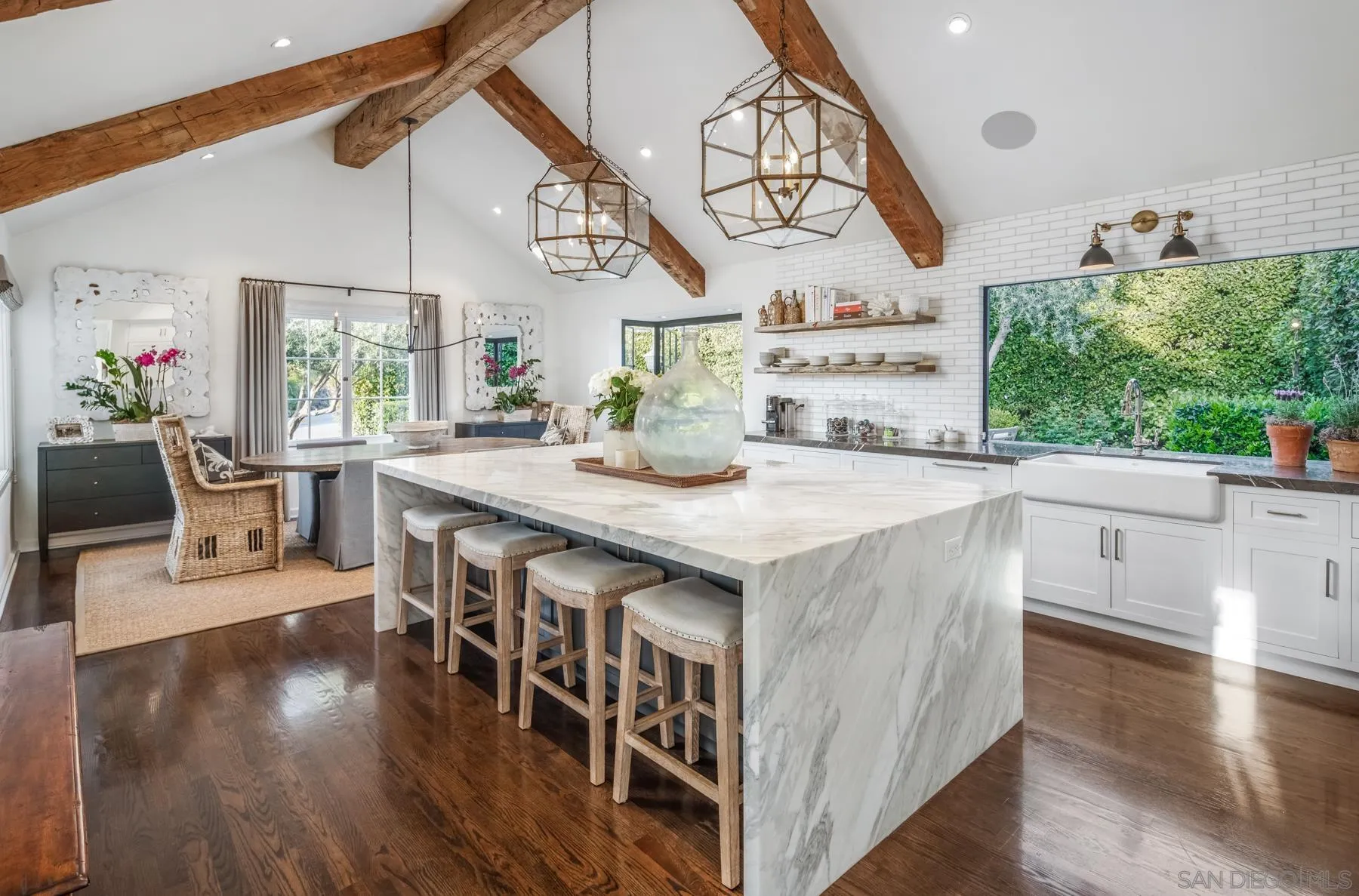 https://cdn.realtyfeed.com/cdn/127/230007127/233ebc116b9e04340eced7b7cb15053f.webp