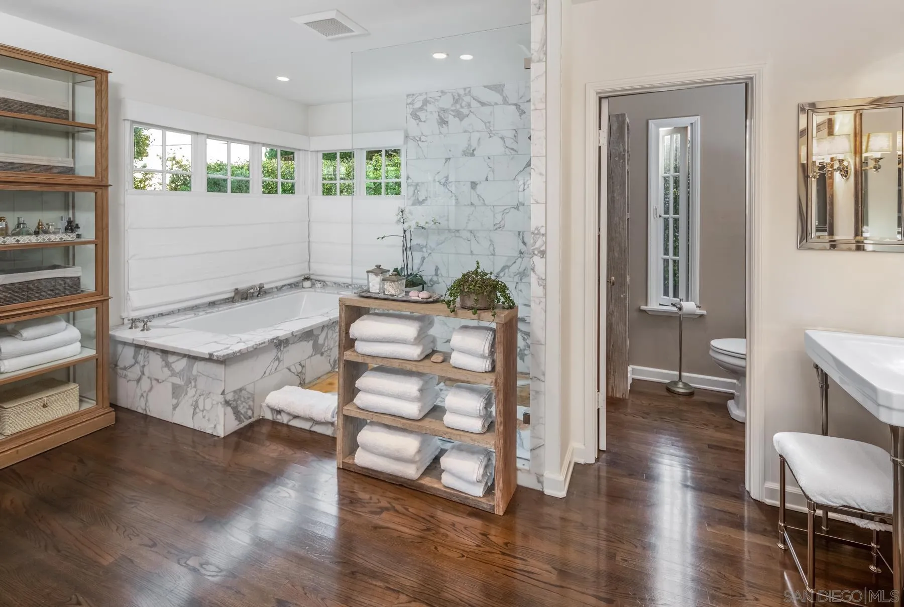 https://cdn.realtyfeed.com/cdn/127/230007127/4ec9960714bd5ab7445114cf3c2ad374.webp