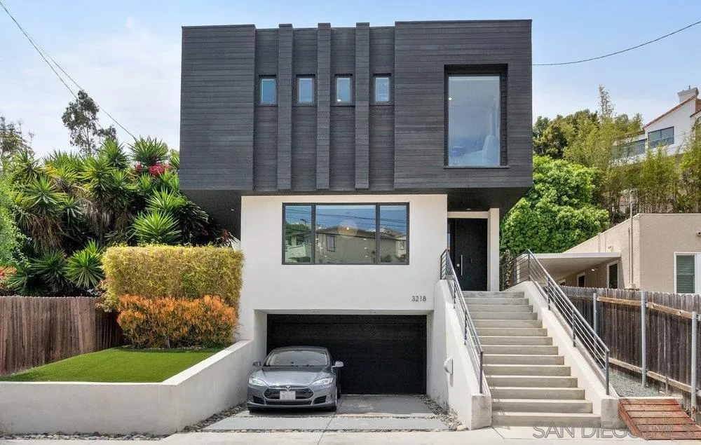 https://cdn.realtyfeed.com/cdn/127/230007233/33cc2071f944b801d3a869e20b1d0272.webp