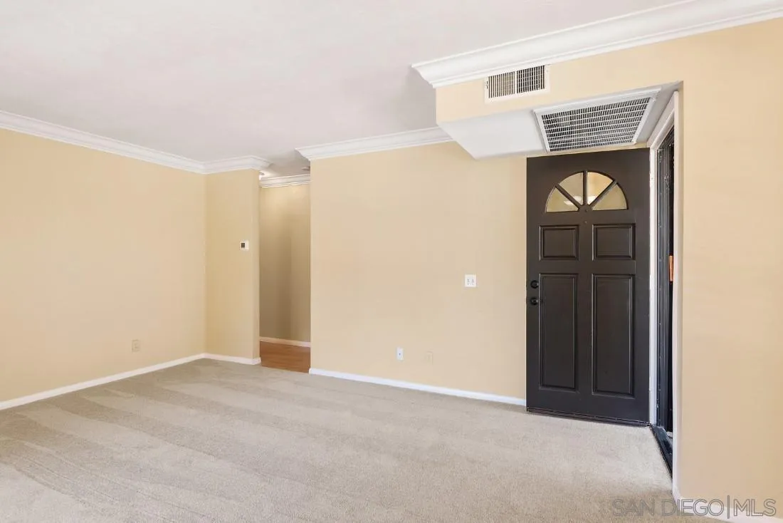 Photo #6: 230007500 Listing 