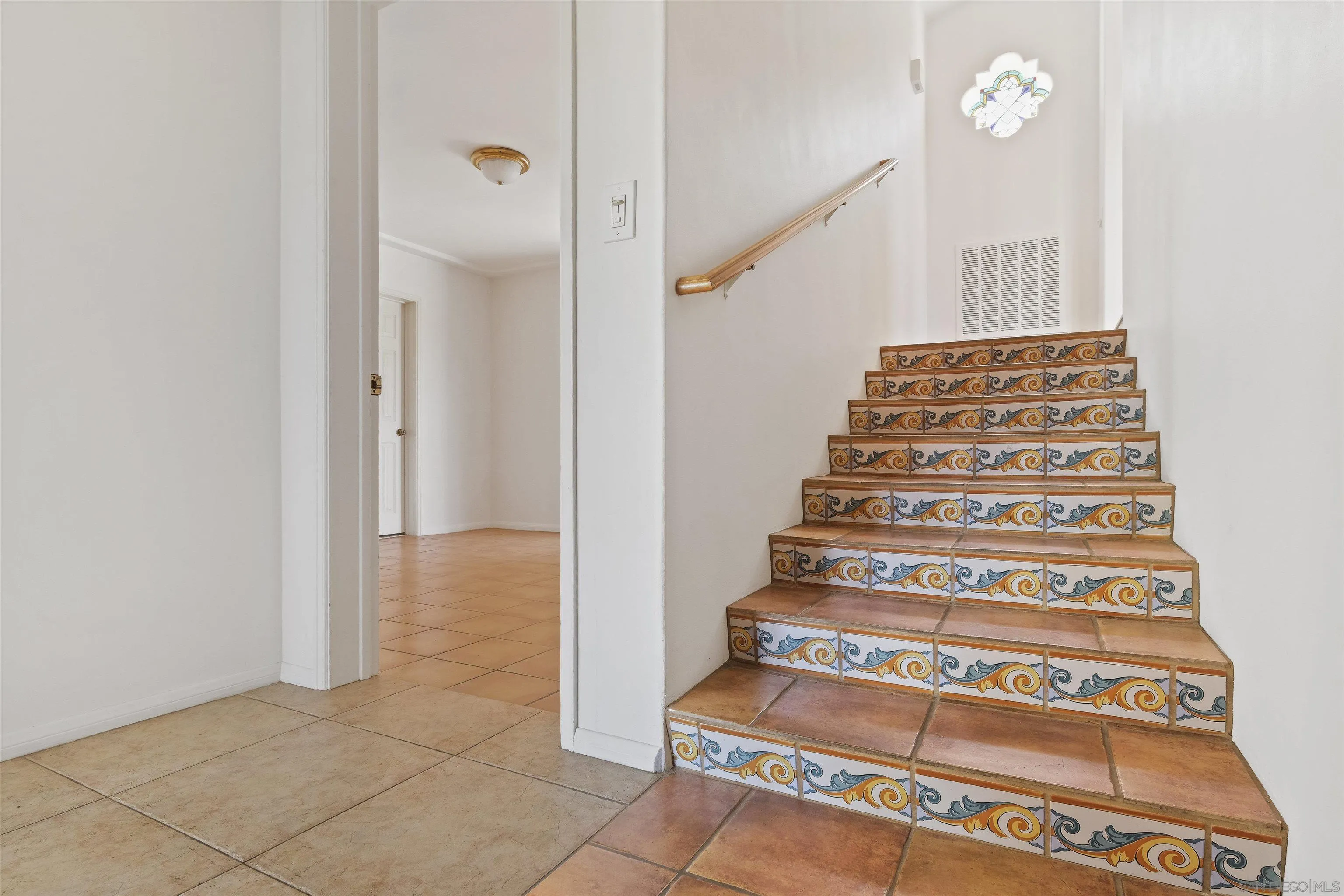 https://cdn.realtyfeed.com/cdn/127/230007563/164c04cd28374774379d62add9b9bef6.webp
