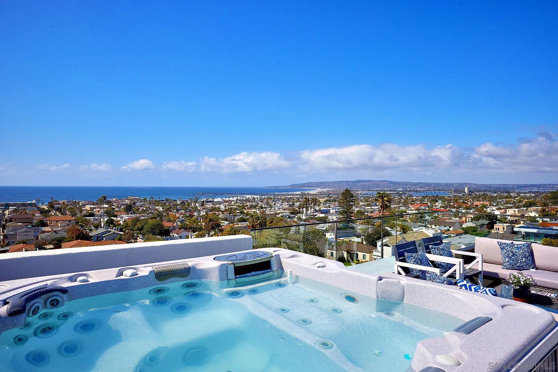 https://cdn.realtyfeed.com/cdn/127/230007673/470252e888693c691930d682d9913cf4.webp