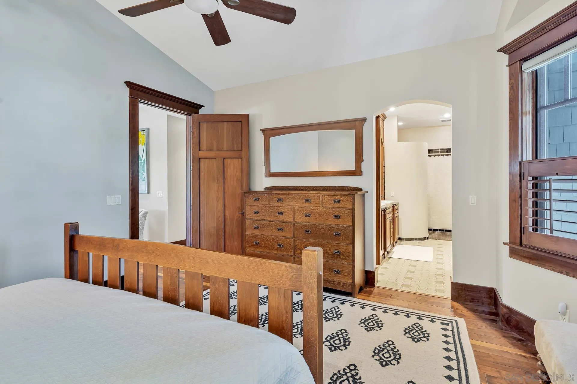 https://cdn.realtyfeed.com/cdn/127/230007860/66ec19b2f14548341042a30b2d18b416.webp