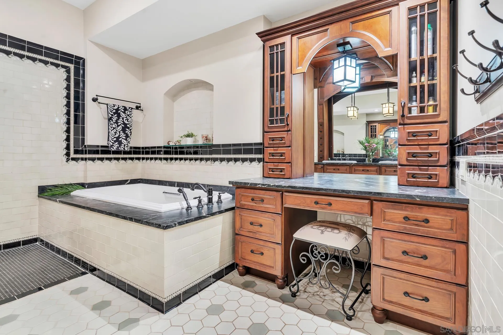 https://cdn.realtyfeed.com/cdn/127/230007860/9bcea72ad98a1634a635ddc6ff425335.webp