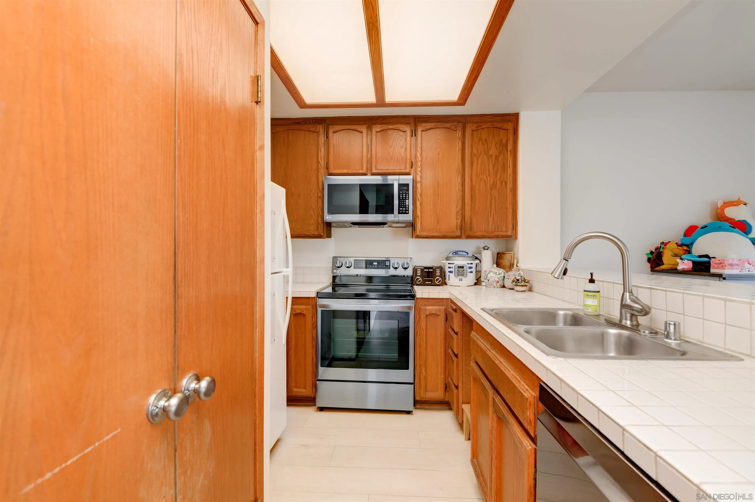 Photo #5: 230007934 Listing 