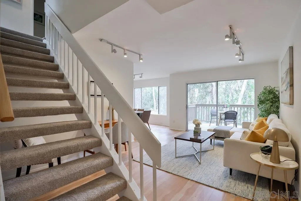 Photo #6: 230008141 Listing 