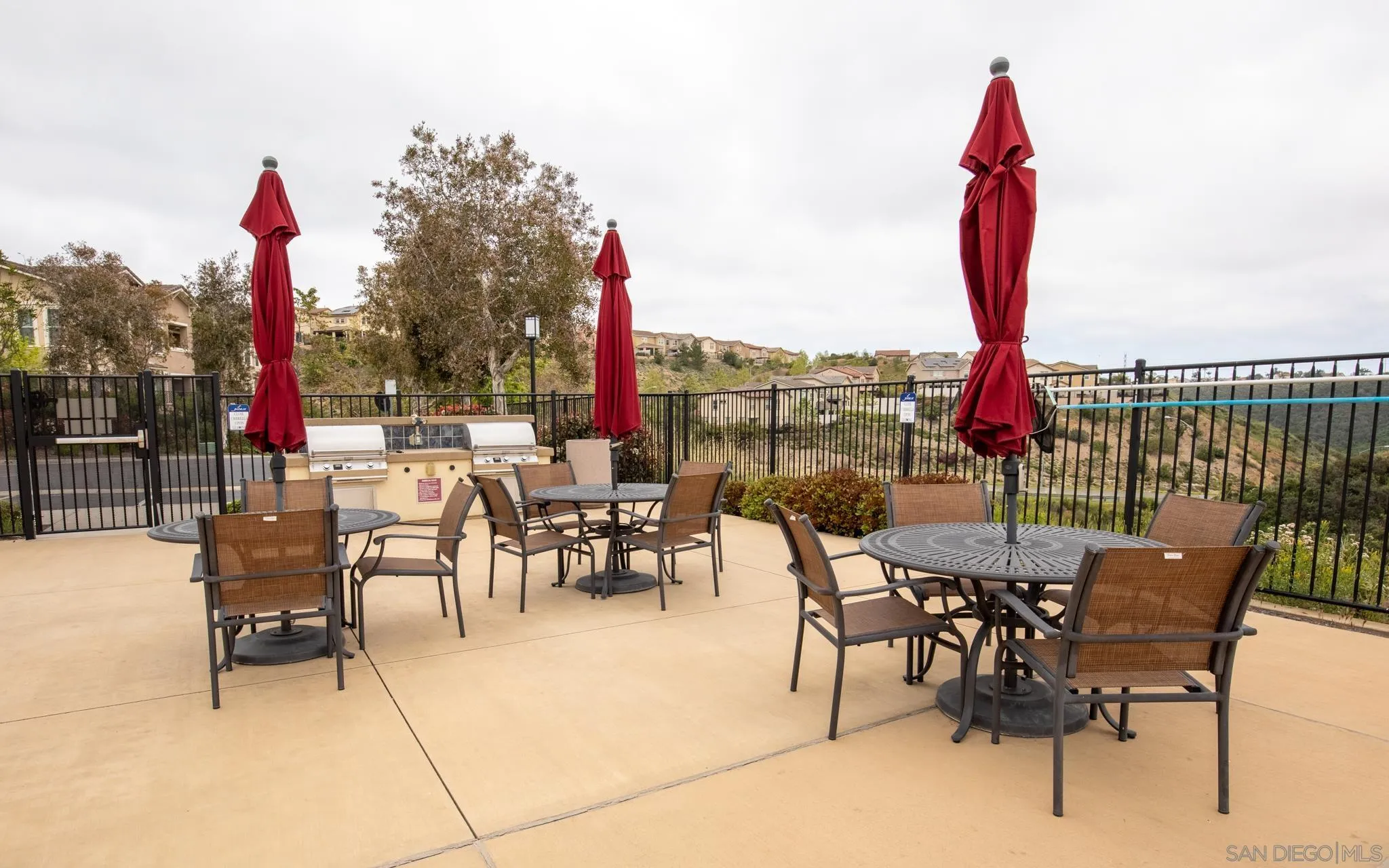 https://cdn.realtyfeed.com/cdn/127/230008208/1572f8a37e93ffcfa8326bc6a7ab9769.webp